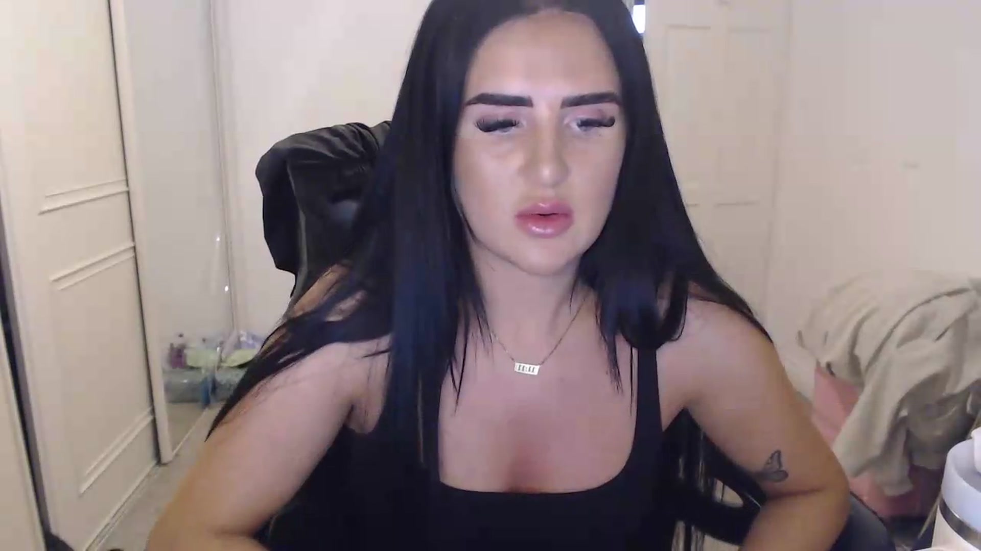 Gallery image thumbnail from Crystal_MFC's myfreecams stream on, 07/28/2026, 20:17 image 16 of 20