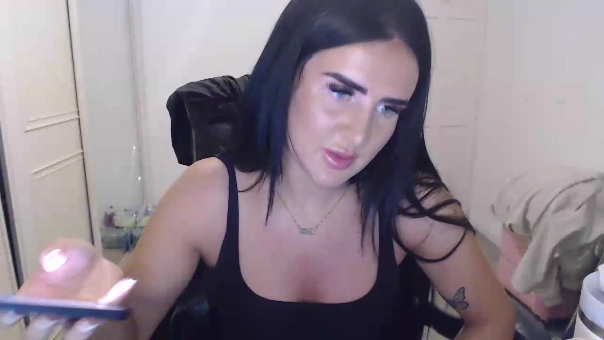 Gallery image thumbnail from Crystal_MFC's myfreecams stream on, 07/28/2026, 20:17 image 8 of 20