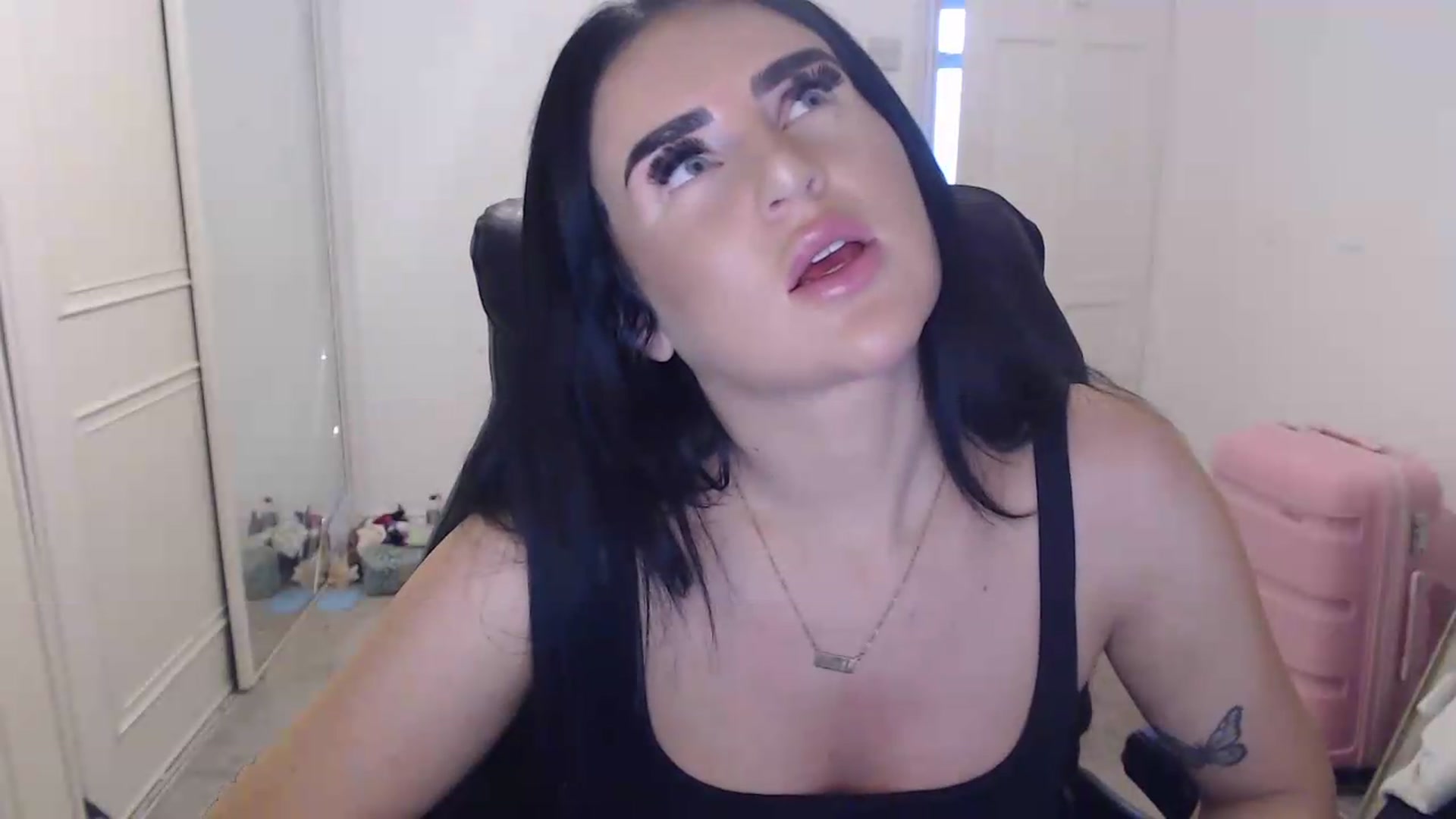 Gallery image thumbnail from Crystal_MFC's myfreecams stream on, 07/29/2026, 19:22 image 17 of 20