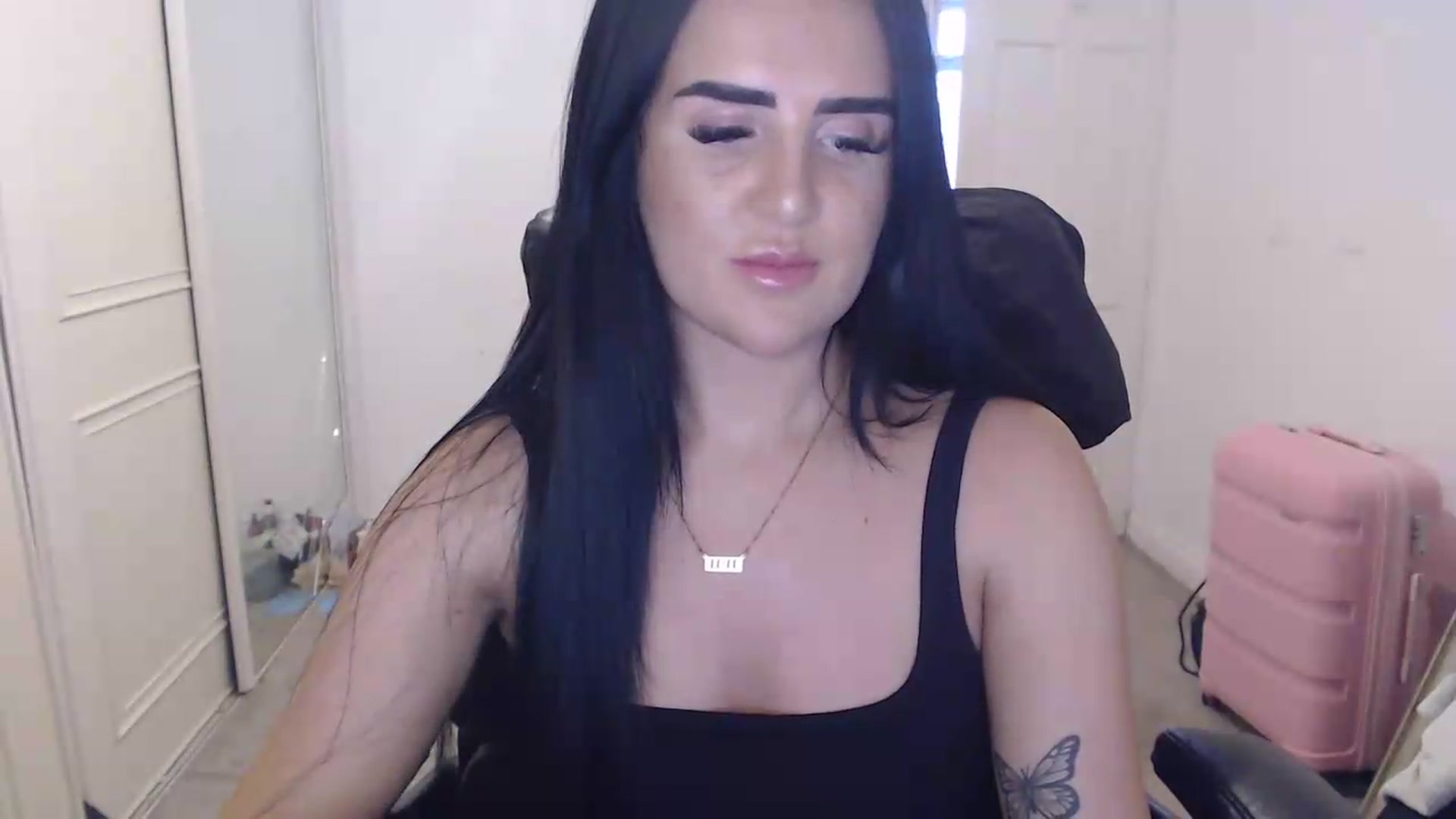 Gallery image thumbnail from Crystal_MFC's myfreecams stream on, 07/29/2026, 19:22 image 5 of 20