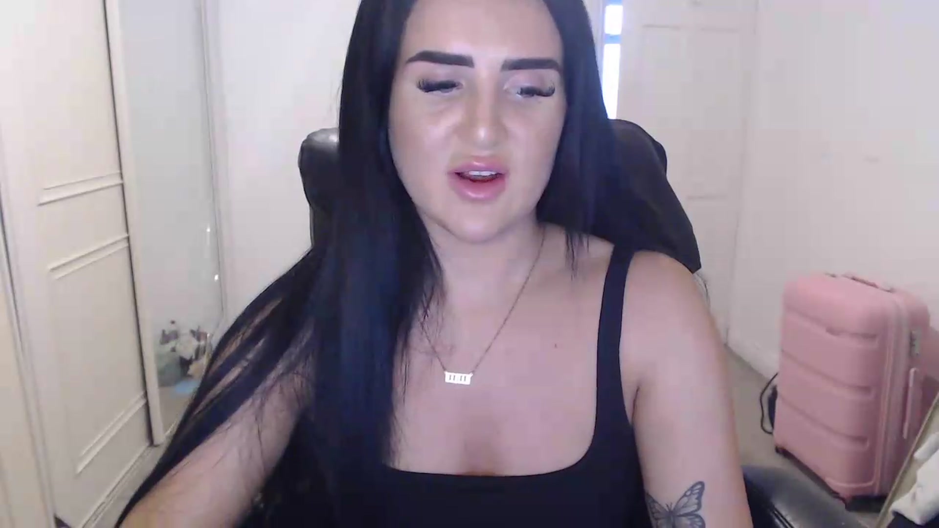 Gallery image thumbnail from Crystal_MFC's myfreecams stream on, 07/29/2026, 19:22 image 18 of 20
