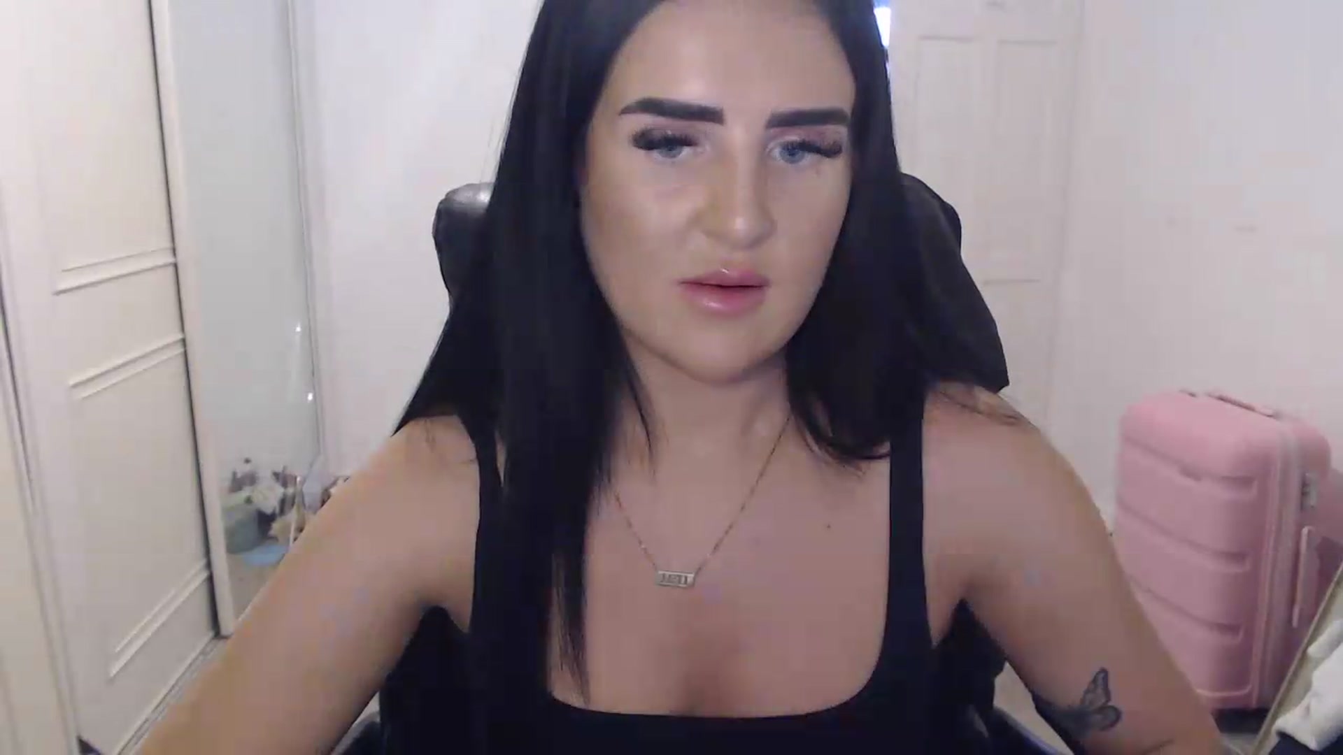 Gallery image thumbnail from Crystal_MFC's myfreecams stream on, 07/29/2026, 19:22 image 16 of 20