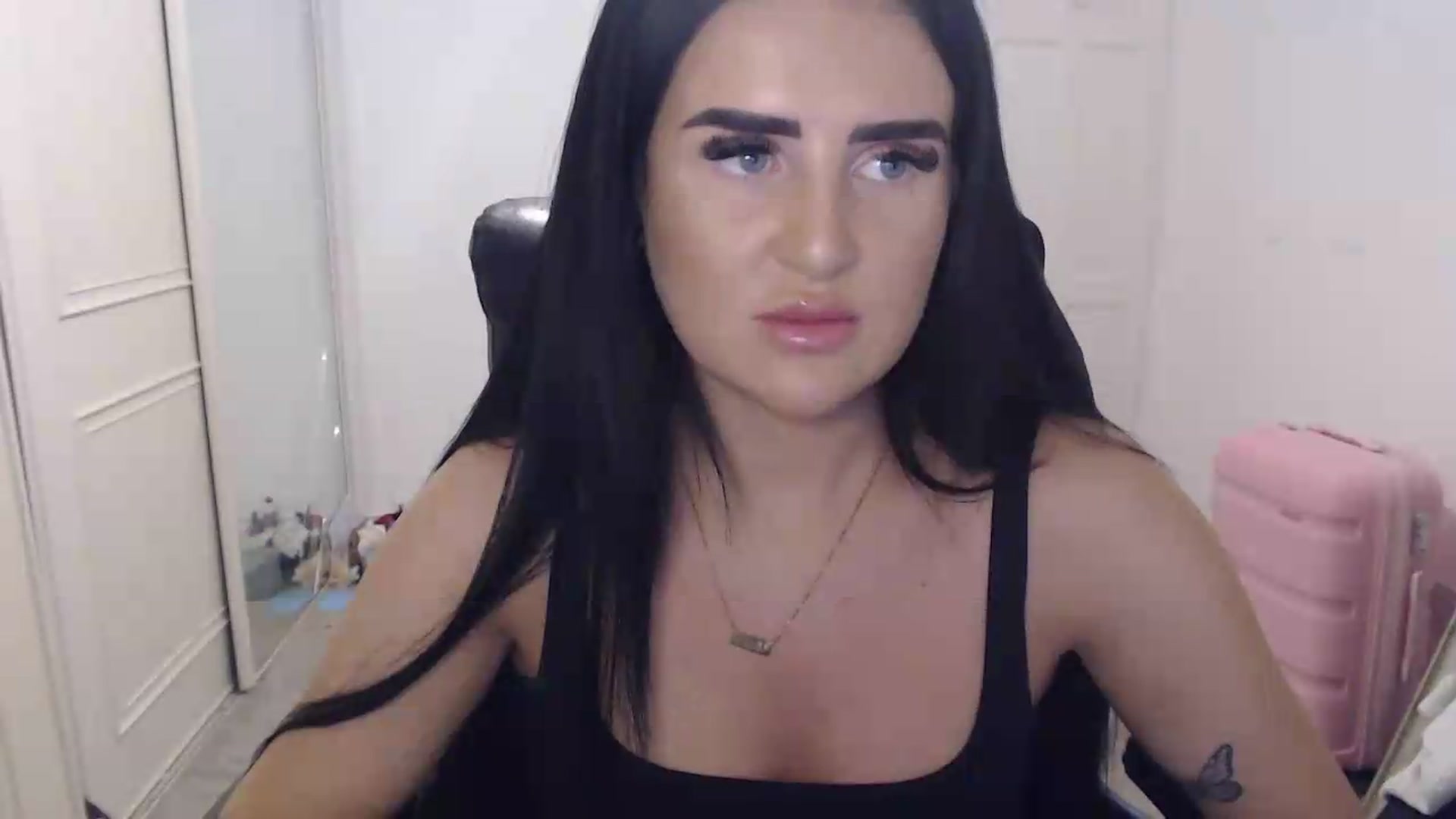 Gallery image thumbnail from Crystal_MFC's myfreecams stream on, 07/29/2026, 19:22 image 15 of 20