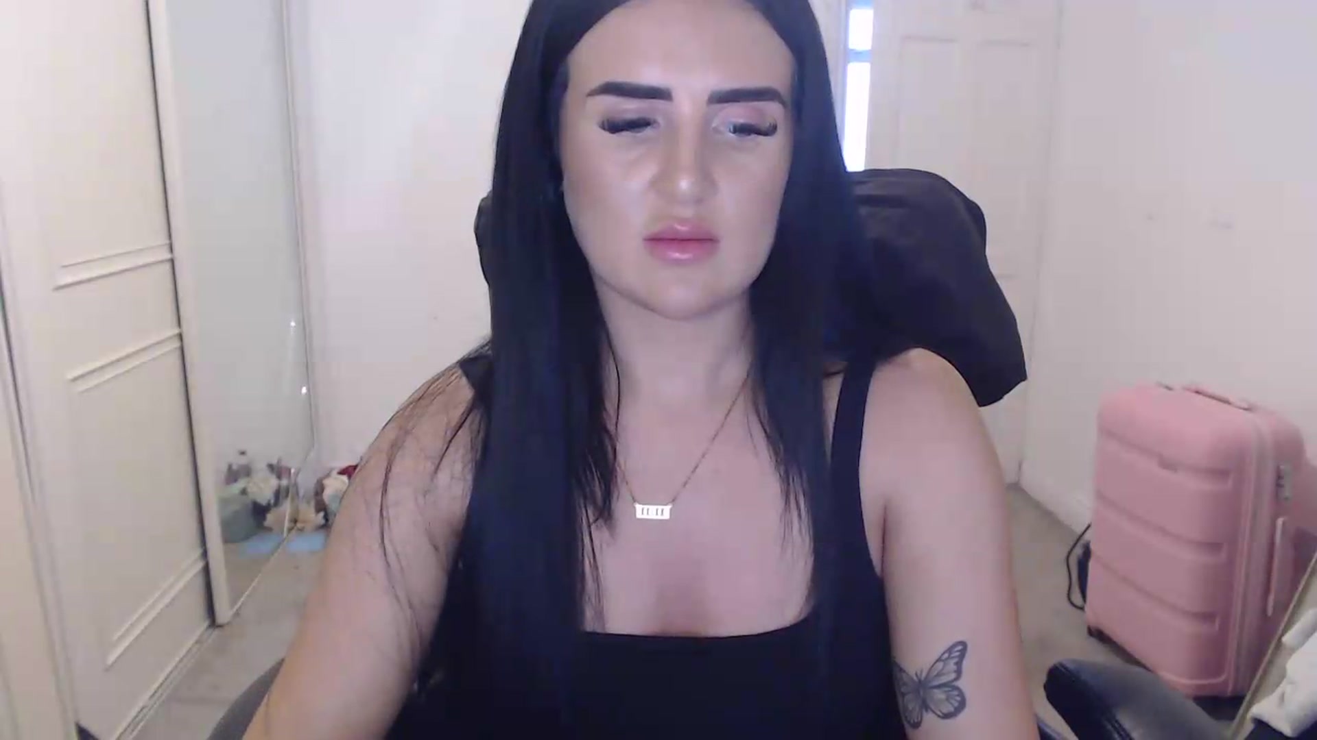 Gallery image thumbnail from Crystal_MFC's myfreecams stream on, 07/29/2026, 19:22 image 8 of 20