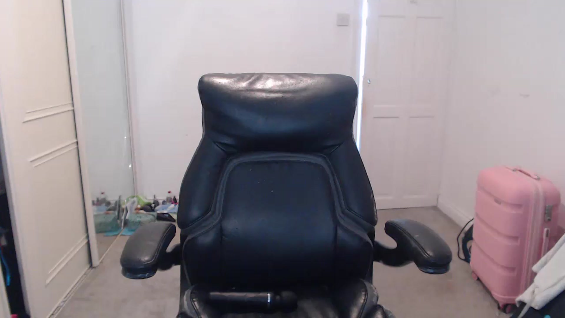 Gallery image thumbnail from Crystal_MFC's myfreecams stream on, 07/30/2026, 13:14 image 16 of 20