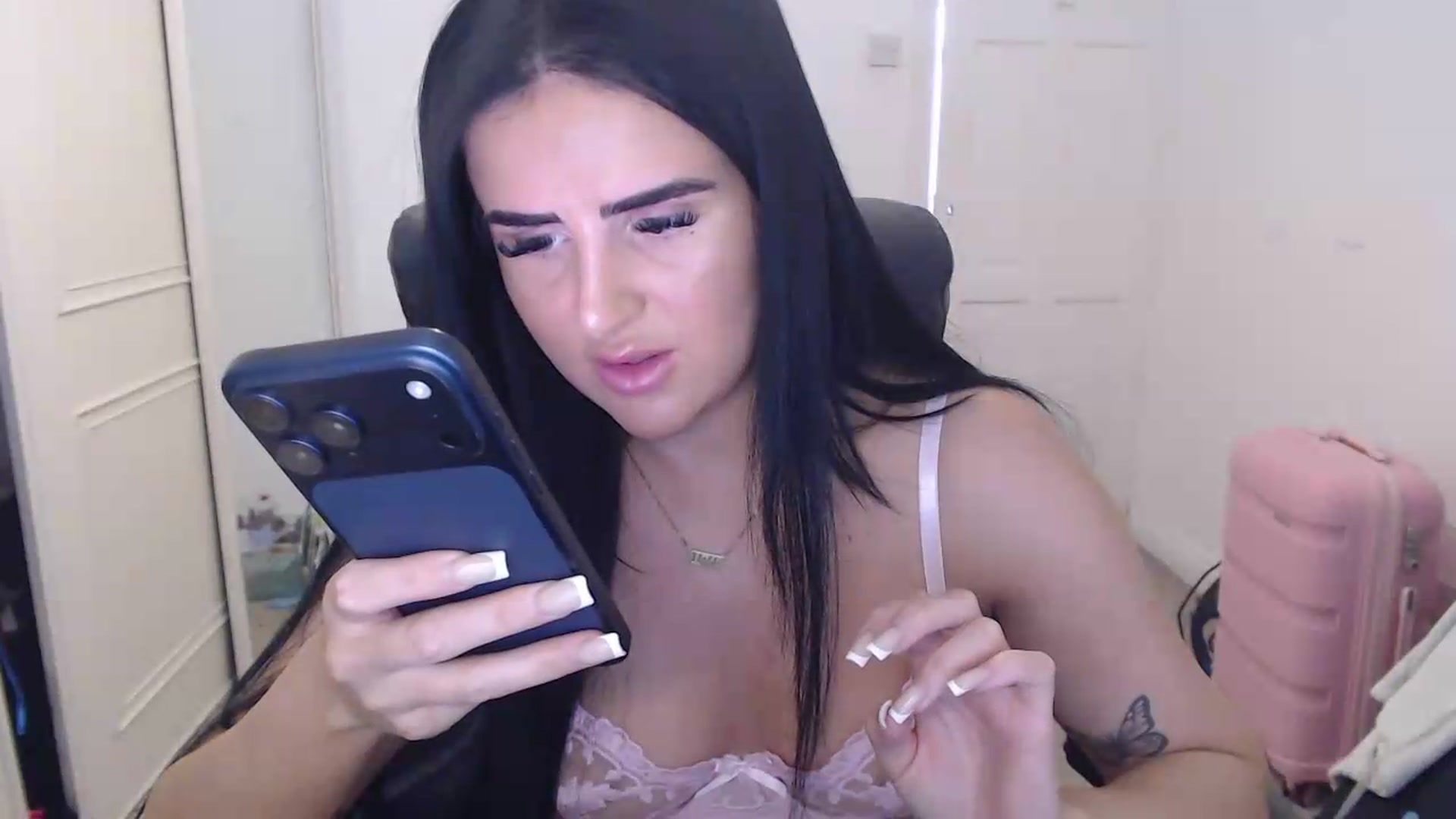 Gallery image thumbnail from Crystal_MFC's myfreecams stream on, 07/30/2026, 13:14 image 15 of 20