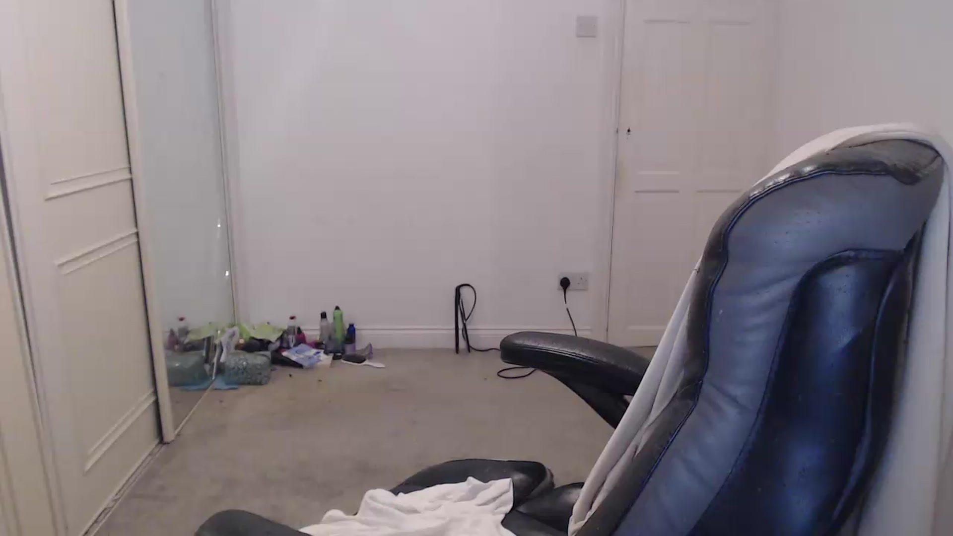 Gallery image thumbnail from Crystal_MFC's myfreecams stream on, 07/30/2026, 21:30 image 16 of 20