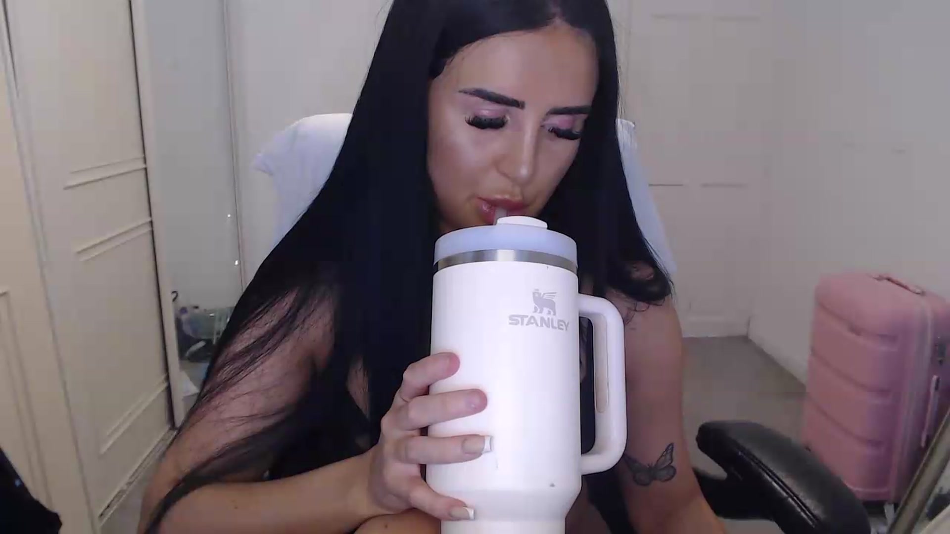 Gallery image thumbnail from Crystal_MFC's myfreecams stream on, 08/03/2026, 13:16 image 14 of 20