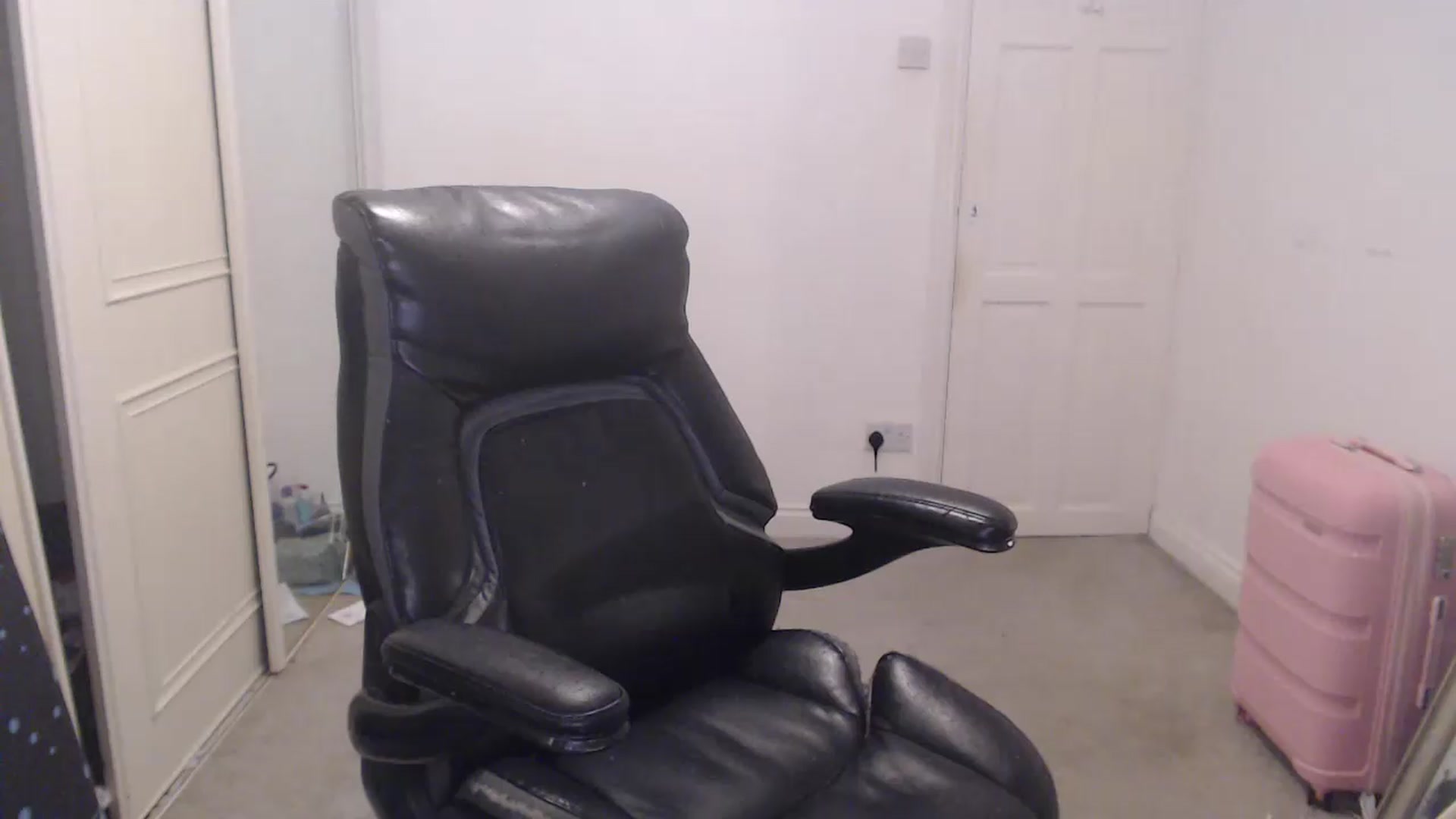 Gallery image thumbnail from Crystal_MFC's myfreecams stream on, 08/03/2026, 21:53 image 1 of 20