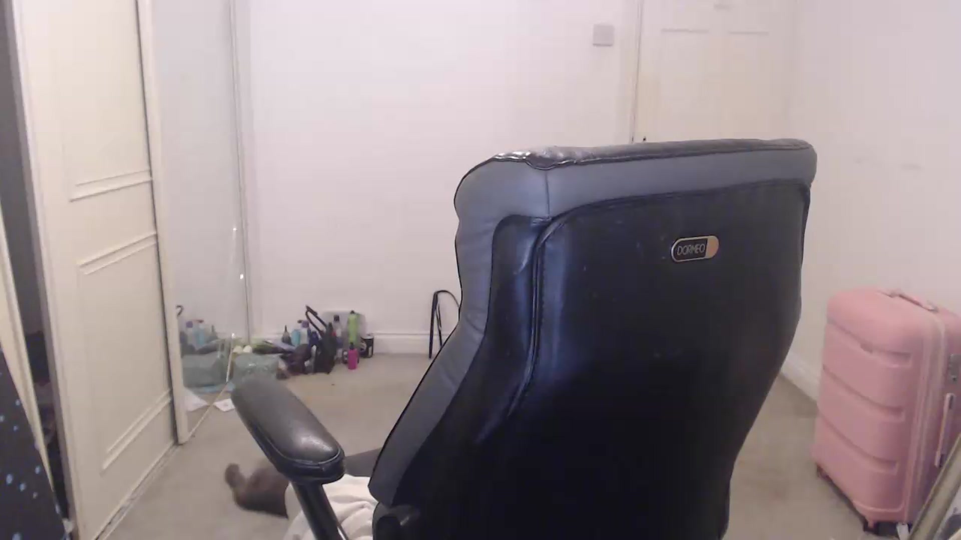 Gallery image thumbnail from Crystal_MFC's myfreecams stream on, 08/03/2026, 22:20 image 4 of 20