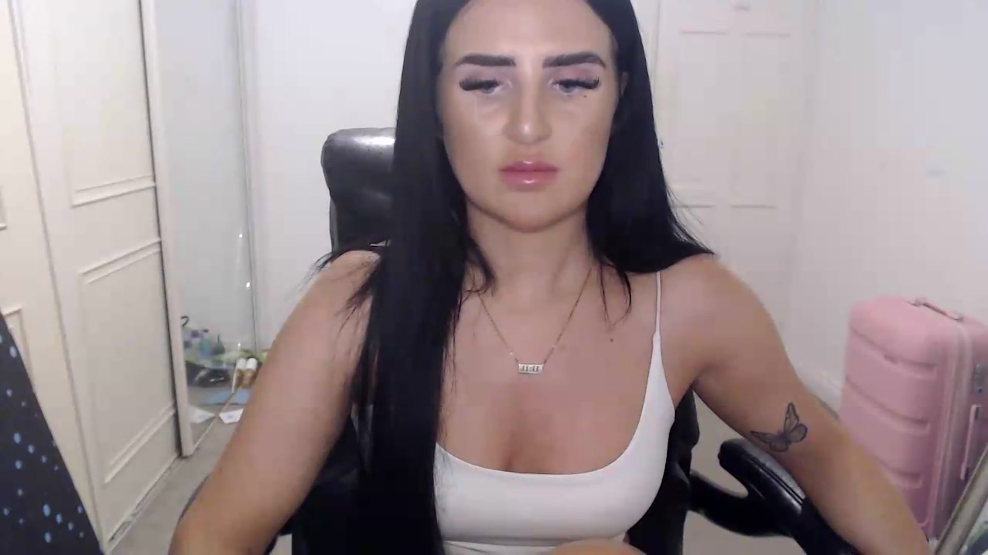 Gallery image thumbnail from Crystal_MFC's myfreecams stream on, 08/04/2026, 19:46 image 10 of 20