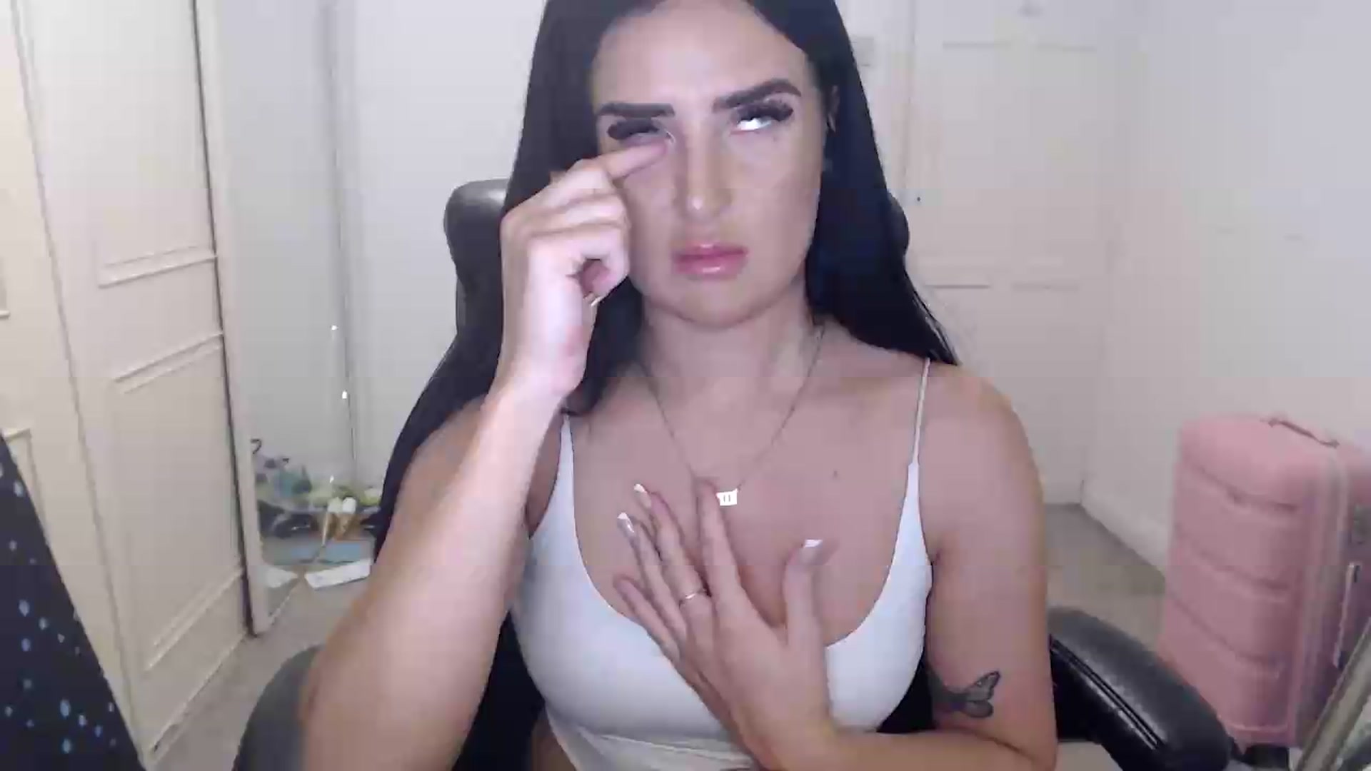 Gallery image thumbnail from Crystal_MFC's myfreecams stream on, 08/04/2026, 19:46 image 12 of 20