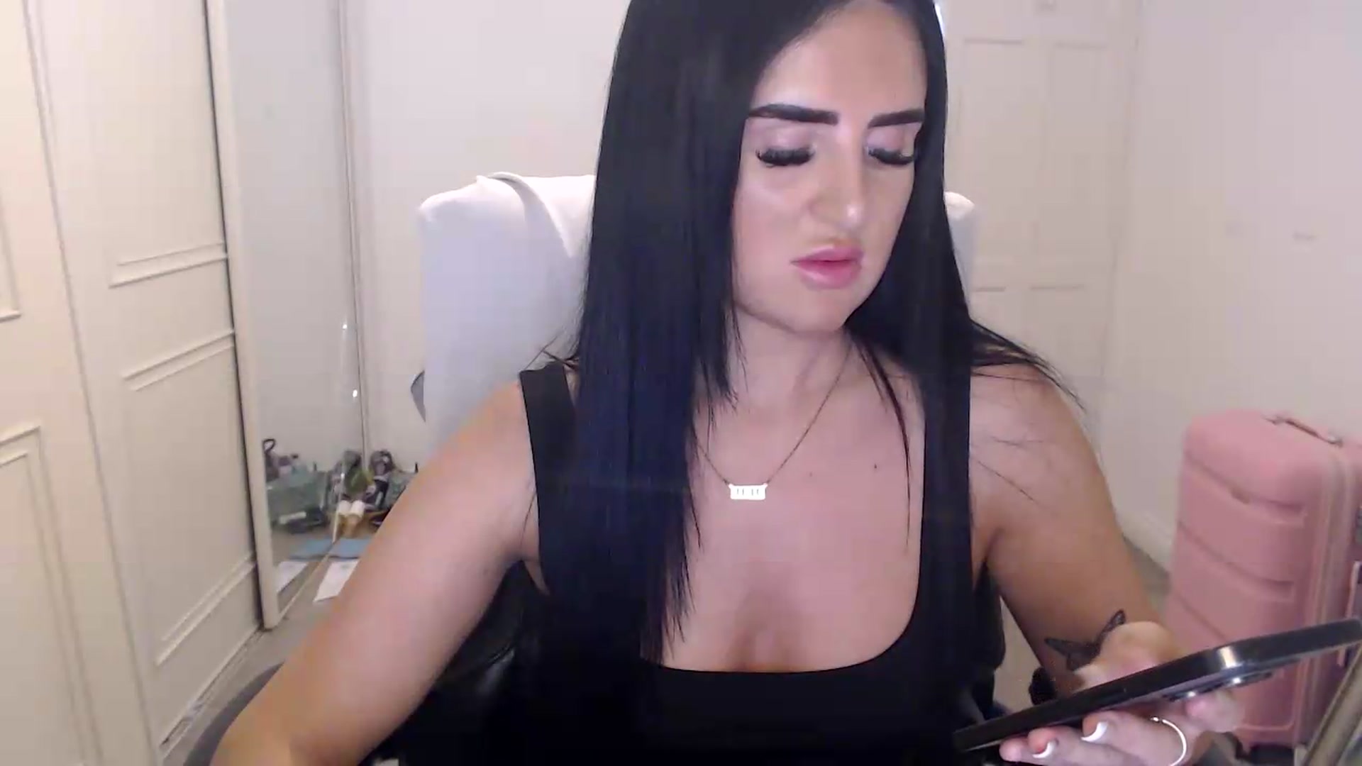 Gallery image thumbnail from Crystal_MFC's myfreecams stream on, 08/05/2026, 20:04 image 13 of 20