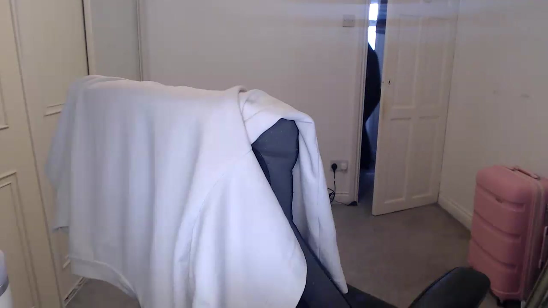 Gallery image thumbnail from Crystal_MFC's myfreecams stream on, 08/05/2026, 20:04 image 6 of 20