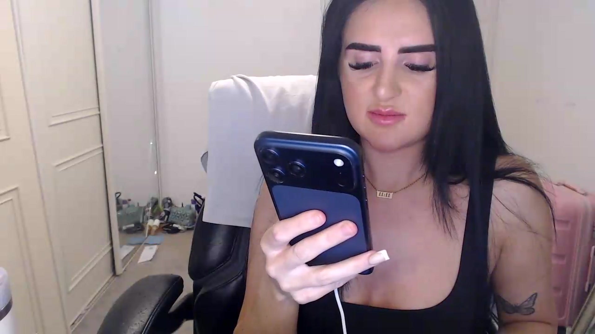 Gallery image thumbnail from Crystal_MFC's myfreecams stream on, 08/05/2026, 20:04 image 4 of 20