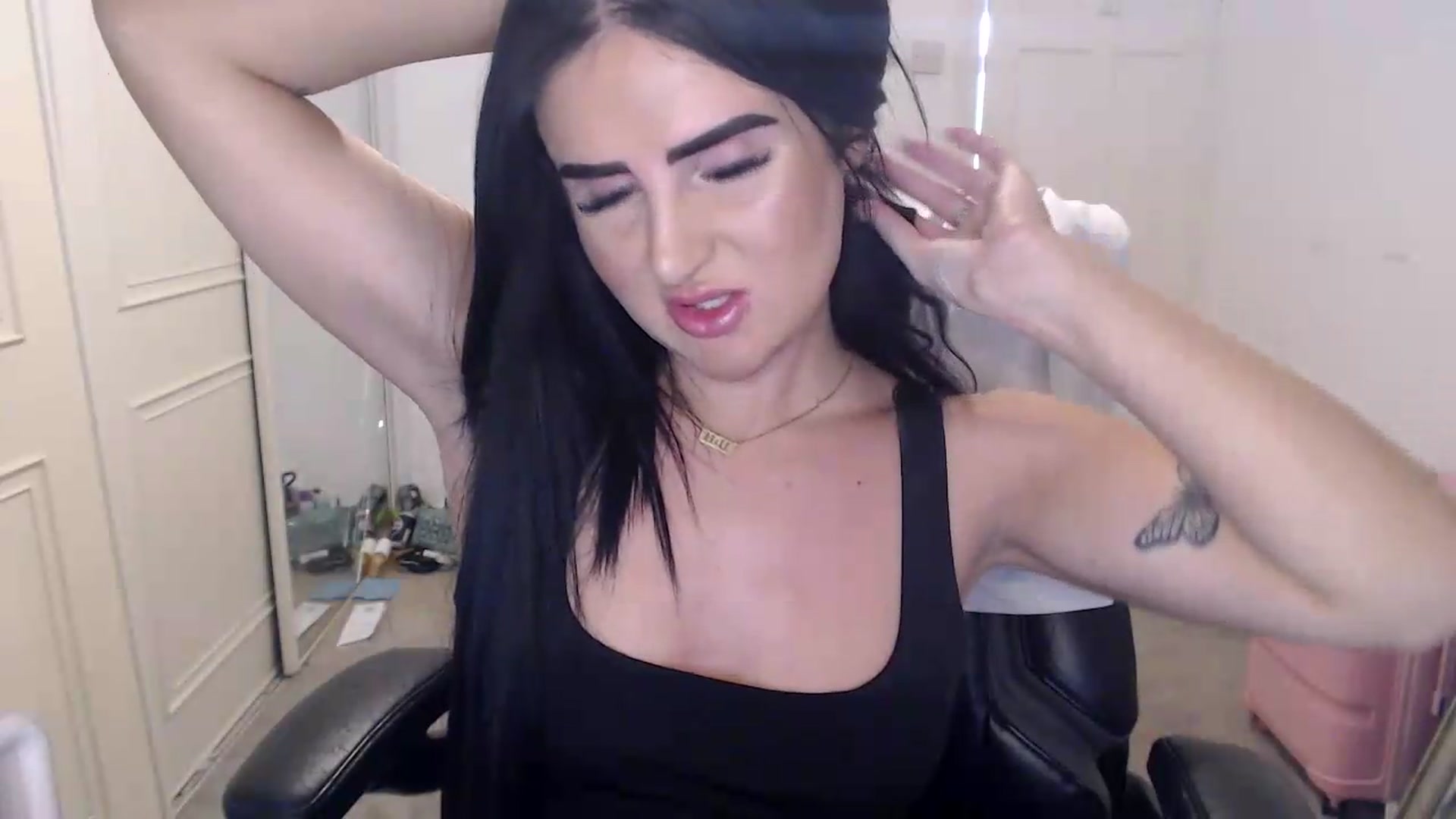 Gallery image thumbnail from Crystal_MFC's myfreecams stream on, 08/05/2026, 20:04 image 2 of 20