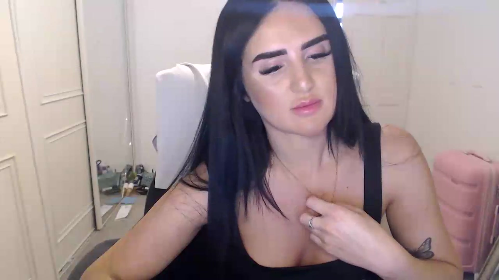 Gallery image thumbnail from Crystal_MFC's myfreecams stream on, 08/05/2026, 20:04 image 16 of 20