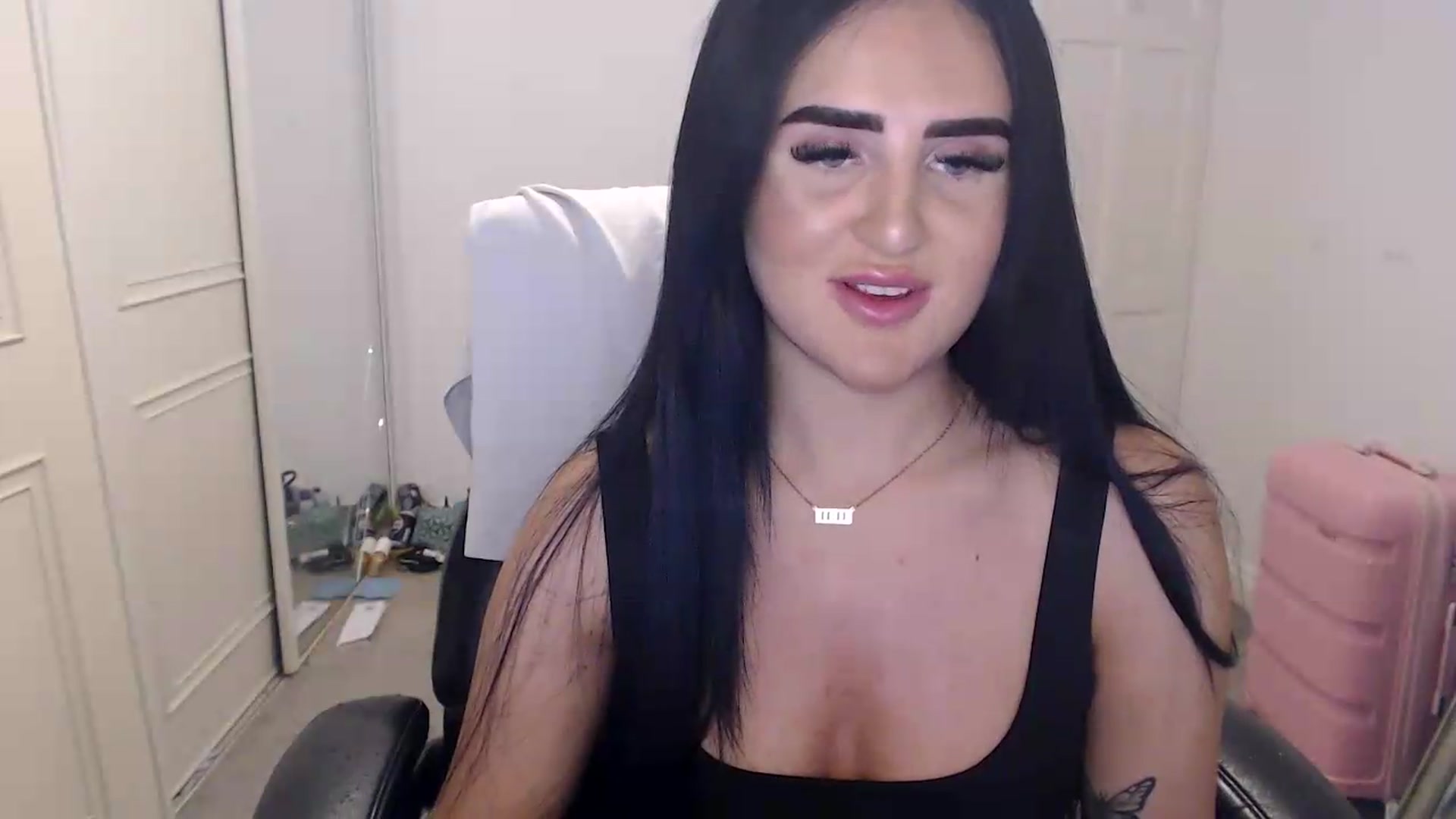 Gallery image thumbnail from Crystal_MFC's myfreecams stream on, 08/05/2026, 20:04 image 5 of 20