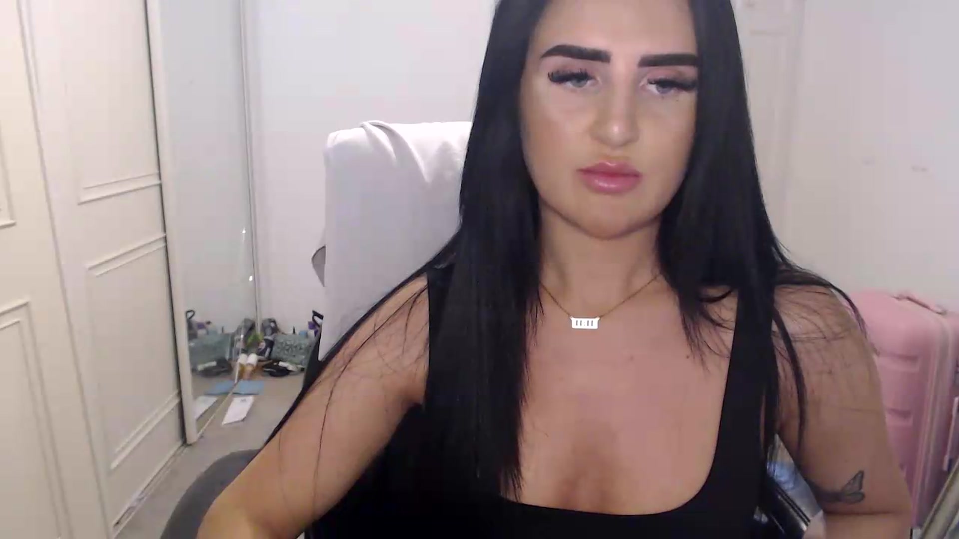 Gallery image thumbnail from Crystal_MFC's myfreecams stream on, 08/05/2026, 20:04 image 3 of 20