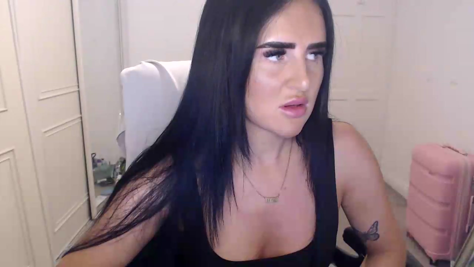 Gallery image thumbnail from Crystal_MFC's myfreecams stream on, 08/05/2026, 20:04 image 9 of 20