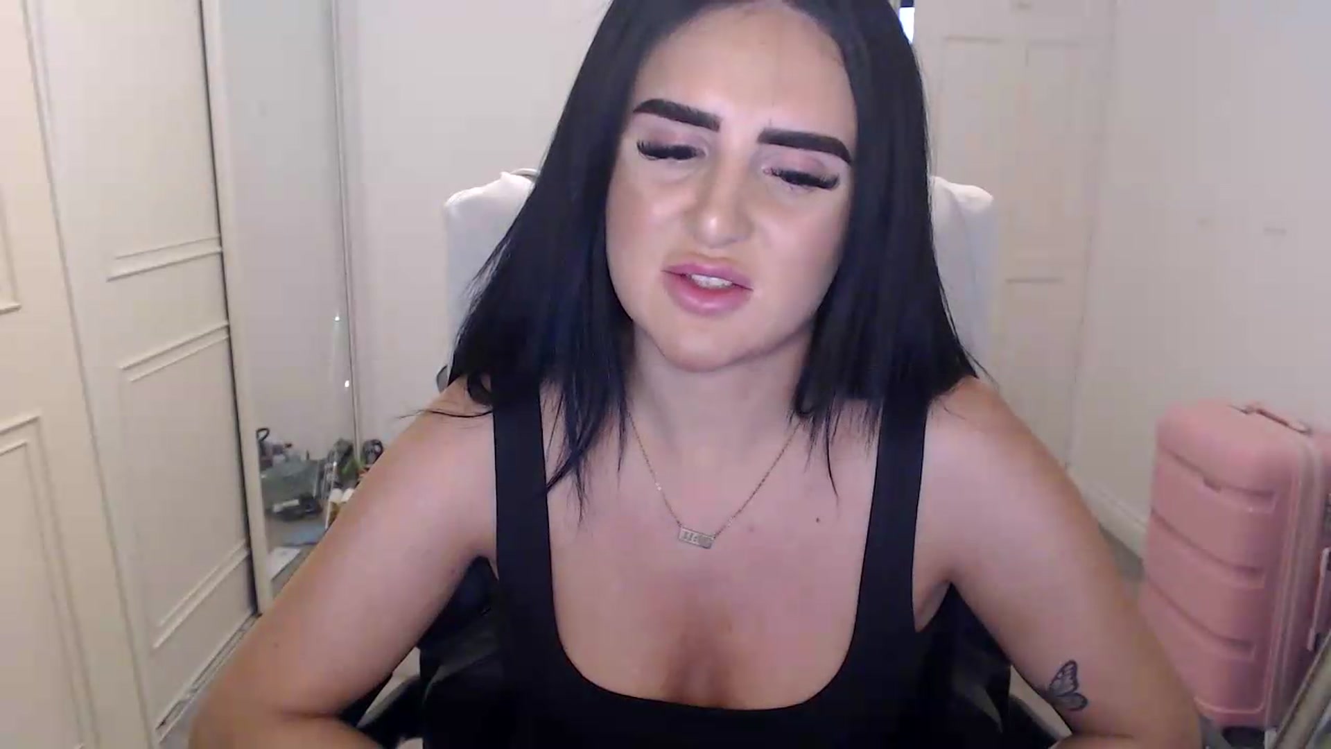 Gallery image thumbnail from Crystal_MFC's myfreecams stream on, 08/05/2026, 21:18 image 4 of 20