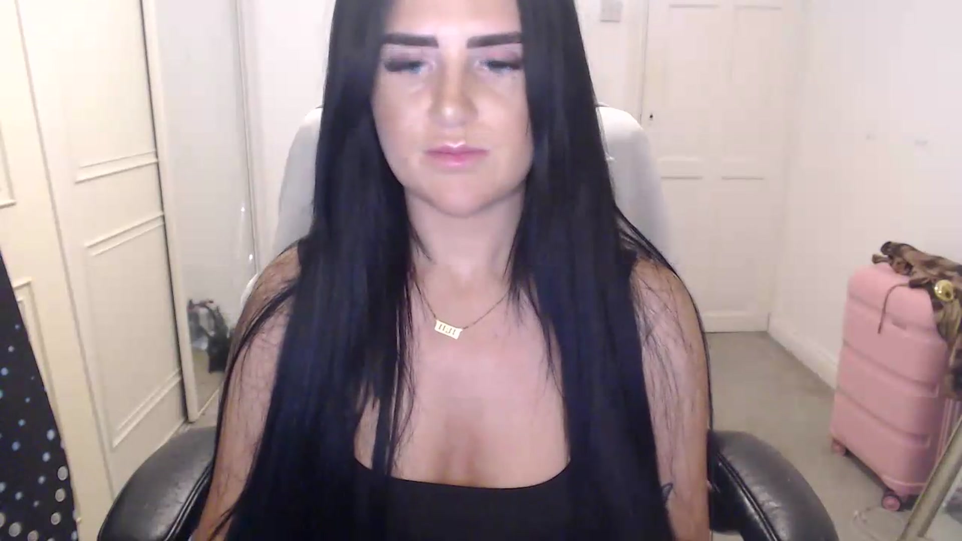 Gallery image thumbnail from Crystal_MFC's myfreecams stream on, 08/09/2026, 21:17 image 19 of 20