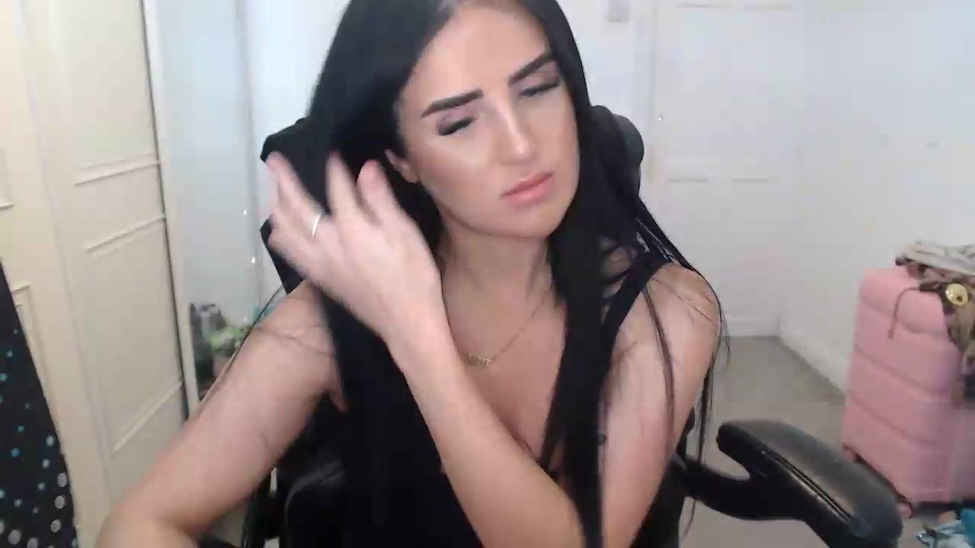 Gallery image thumbnail from Crystal_MFC's myfreecams stream on, 08/10/2026, 12:38 image 13 of 20