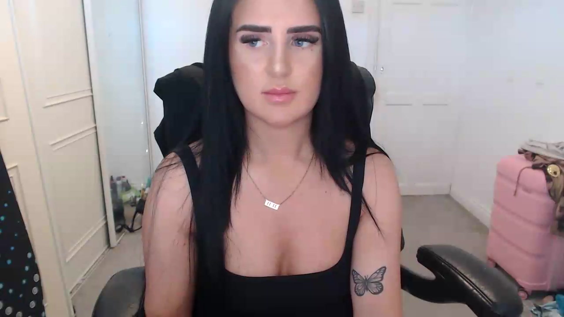 Gallery image thumbnail from Crystal_MFC's myfreecams stream on, 08/10/2026, 12:38 image 9 of 20