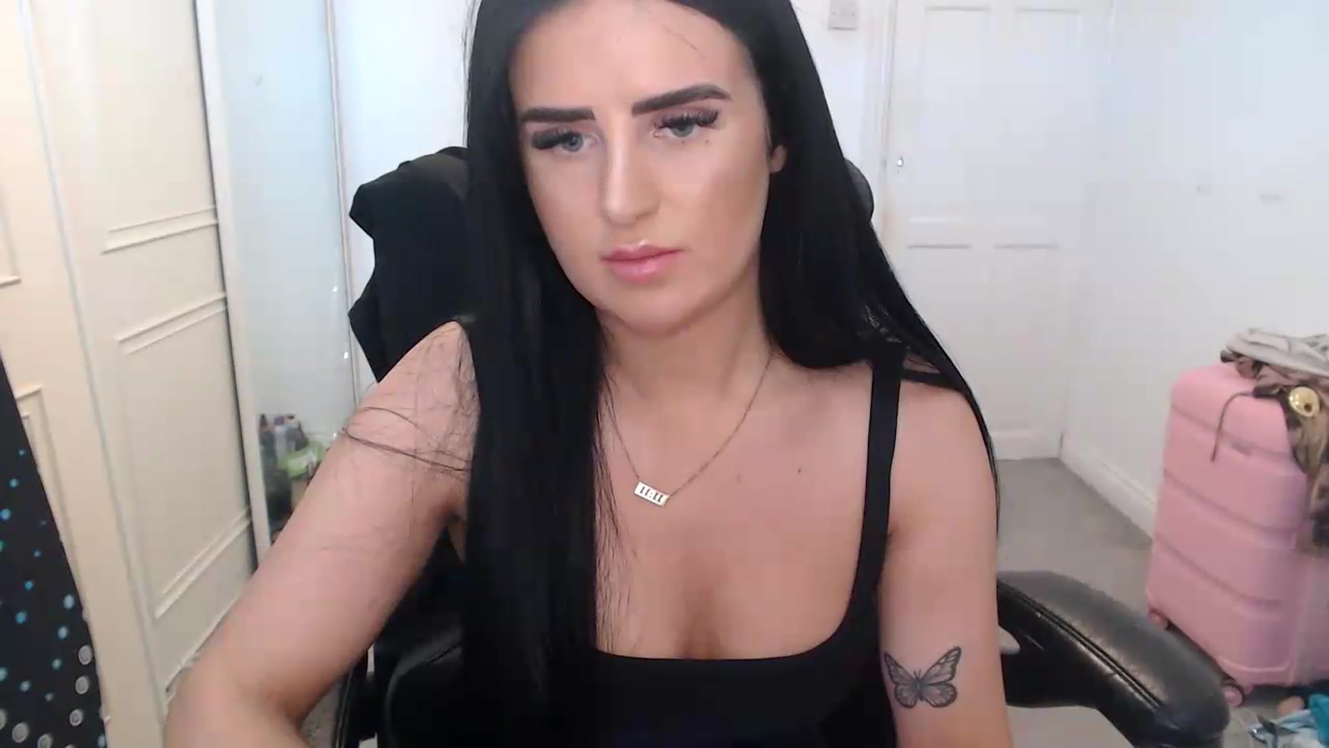 Gallery image thumbnail from Crystal_MFC's myfreecams stream on, 08/10/2026, 12:38 image 17 of 20