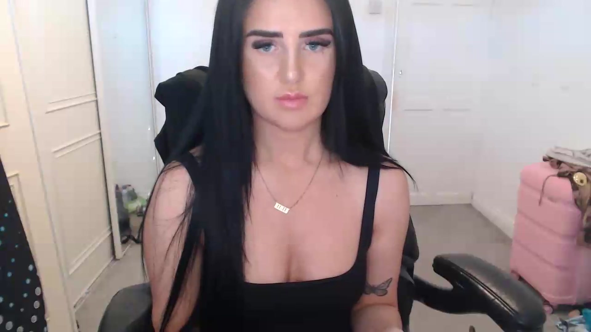 Gallery image thumbnail from Crystal_MFC's myfreecams stream on, 08/10/2026, 12:38 image 7 of 20