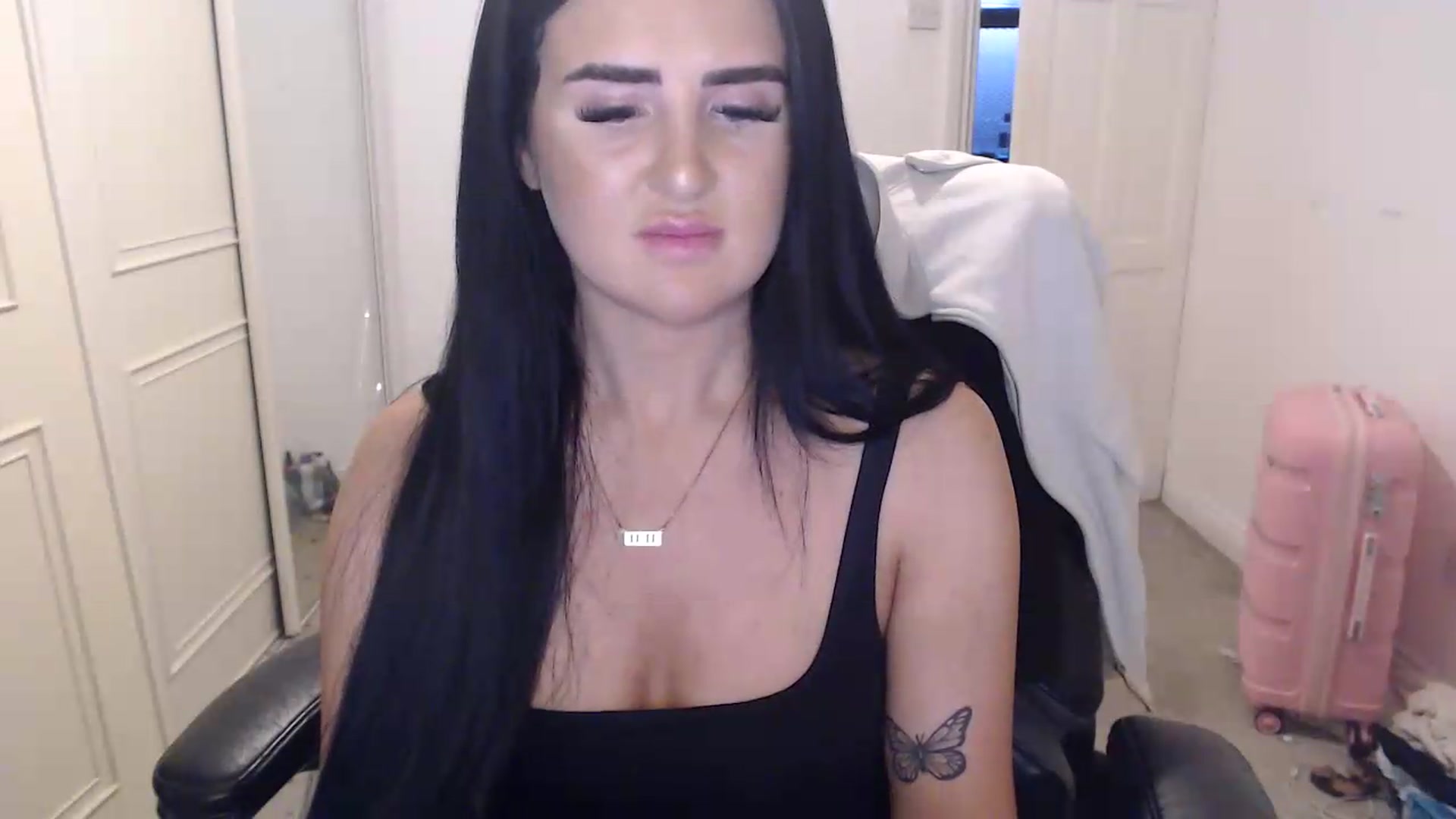 Gallery image thumbnail from Crystal_MFC's myfreecams stream on, 08/10/2026, 21:59 image 6 of 20