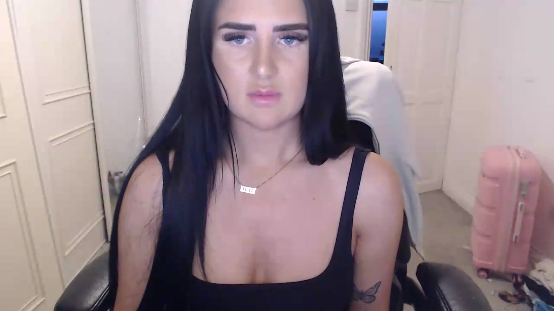 Gallery image thumbnail from Crystal_MFC's myfreecams stream on, 08/10/2026, 21:59 image 7 of 20