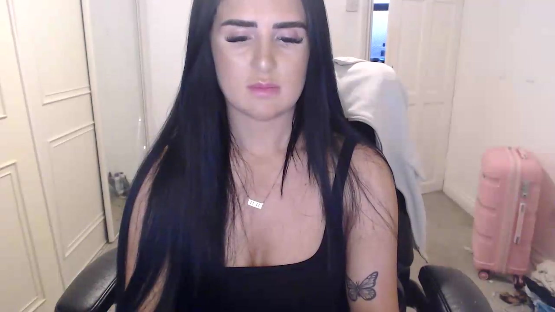 Gallery image thumbnail from Crystal_MFC's myfreecams stream on, 08/10/2026, 21:59 image 5 of 20