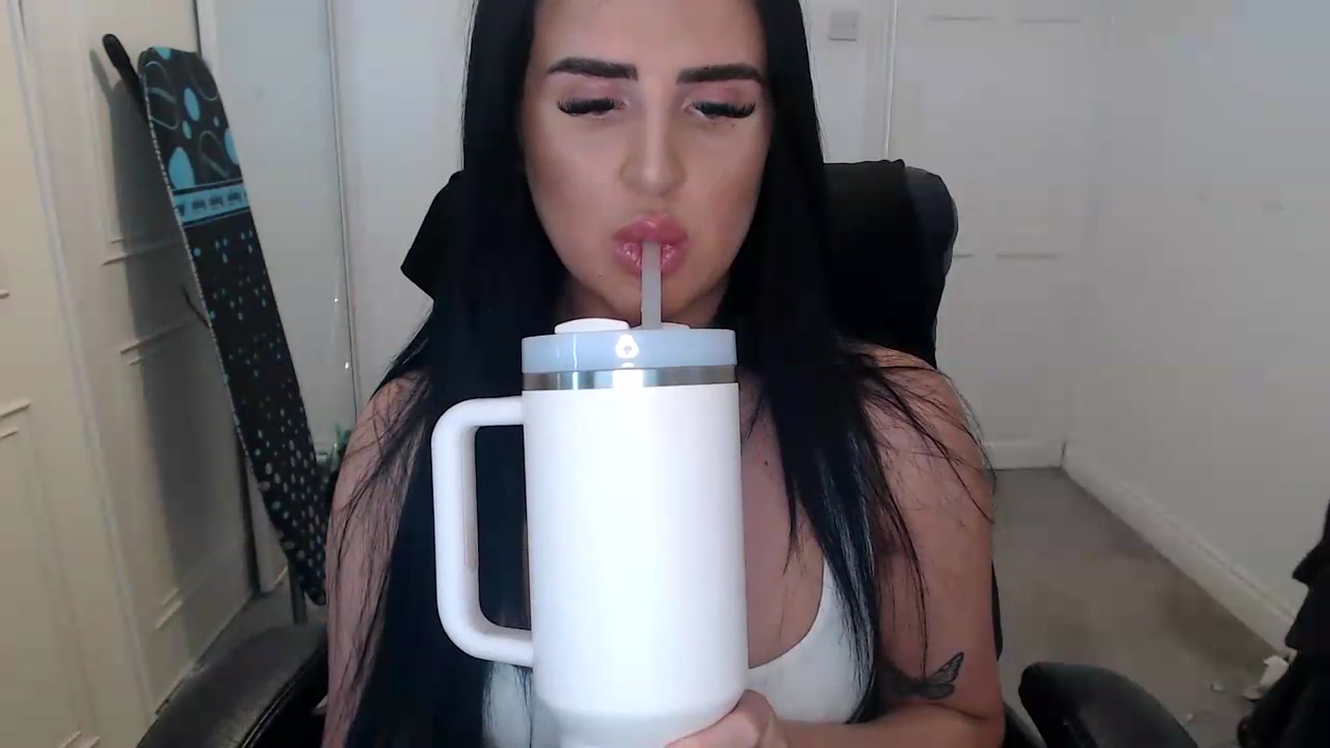 Gallery image thumbnail from Crystal_MFC's myfreecams stream on, 08/11/2026, 13:23 image 5 of 20