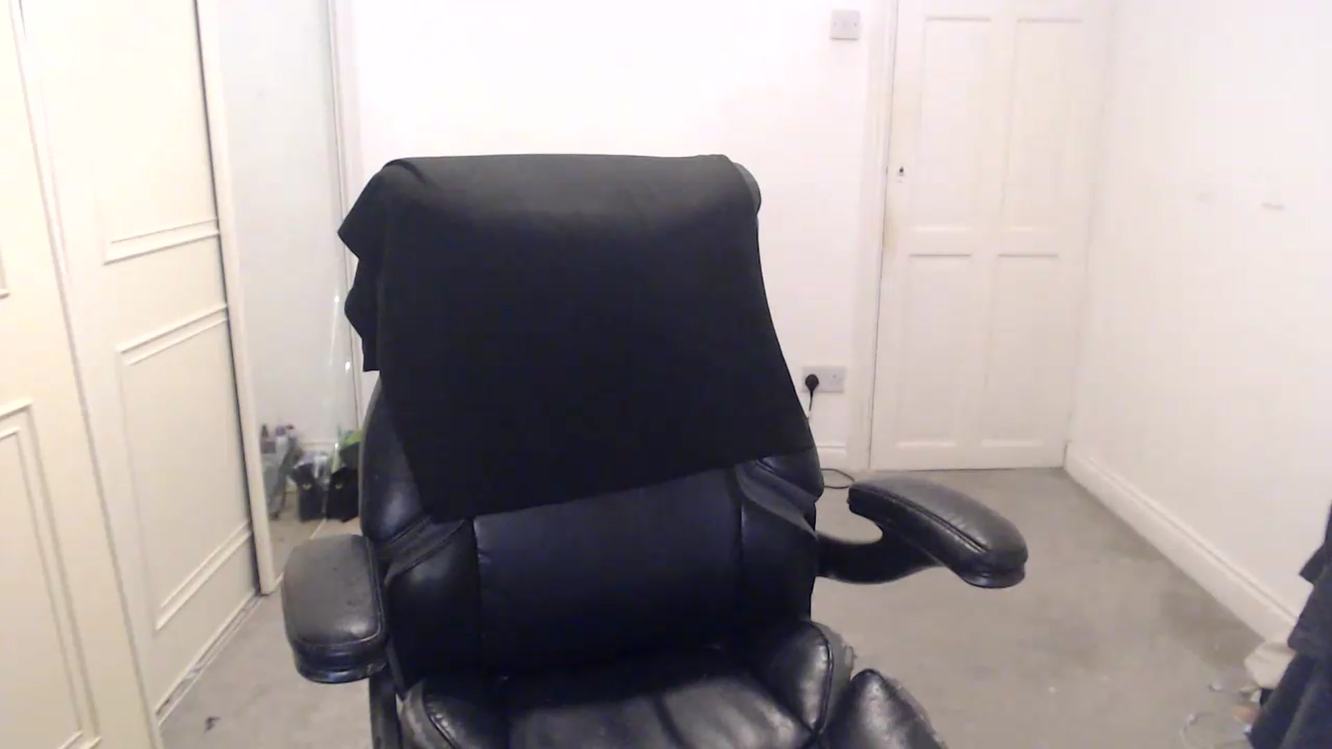Gallery image thumbnail from Crystal_MFC's myfreecams stream on, 08/11/2026, 20:47 image 14 of 20