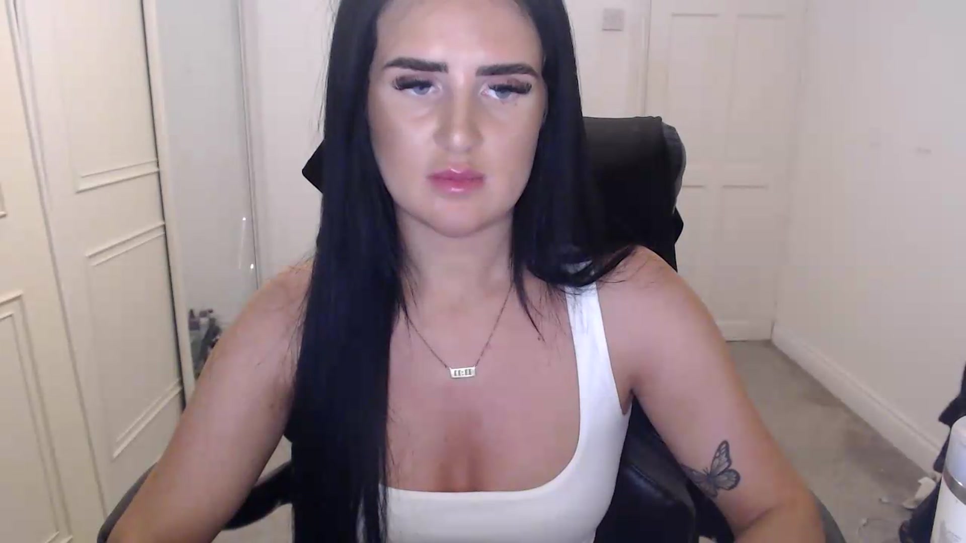 Gallery image thumbnail from Crystal_MFC's myfreecams stream on, 08/11/2026, 20:47 image 5 of 20