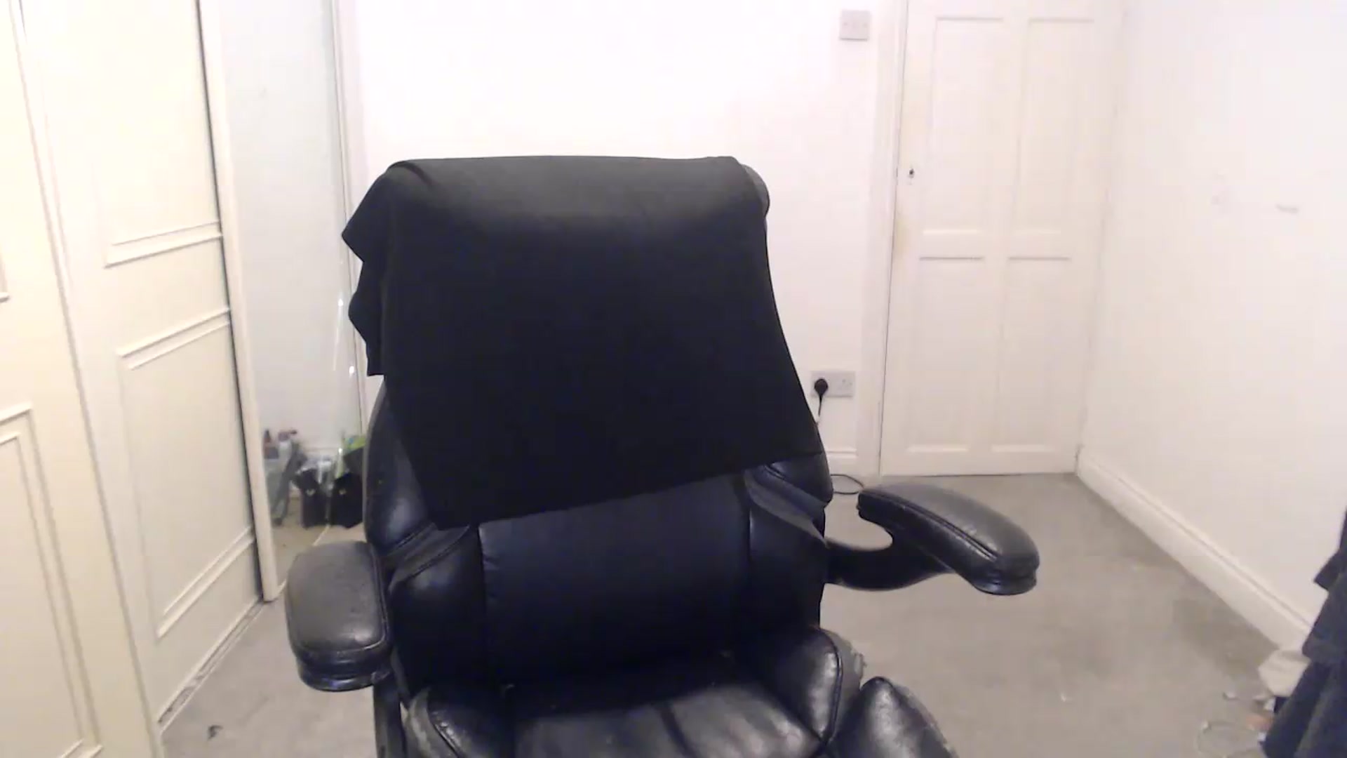 Gallery image thumbnail from Crystal_MFC's myfreecams stream on, 08/11/2026, 20:47 image 15 of 20