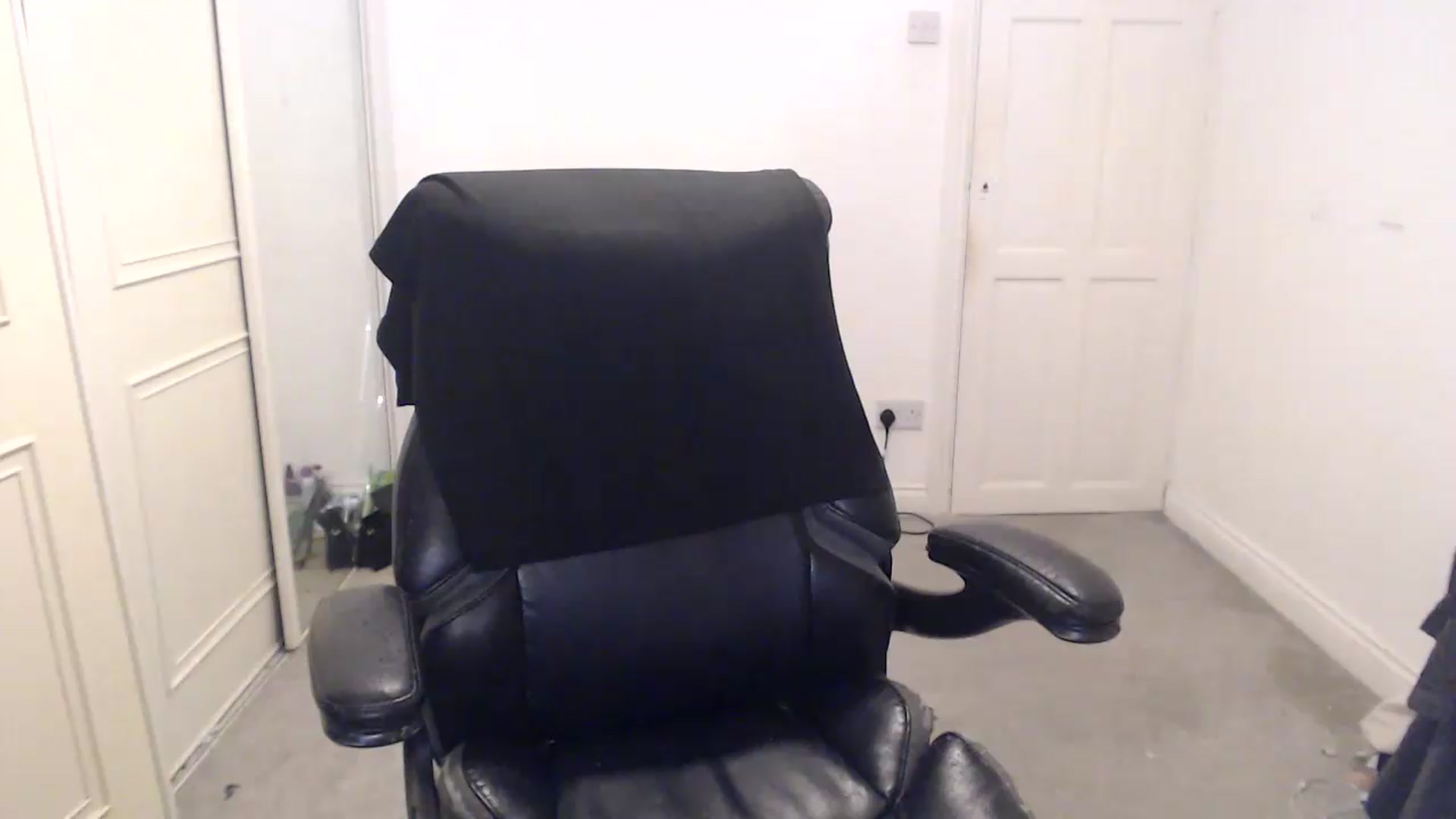 Gallery image thumbnail from Crystal_MFC's myfreecams stream on, 08/11/2026, 20:47 image 13 of 20