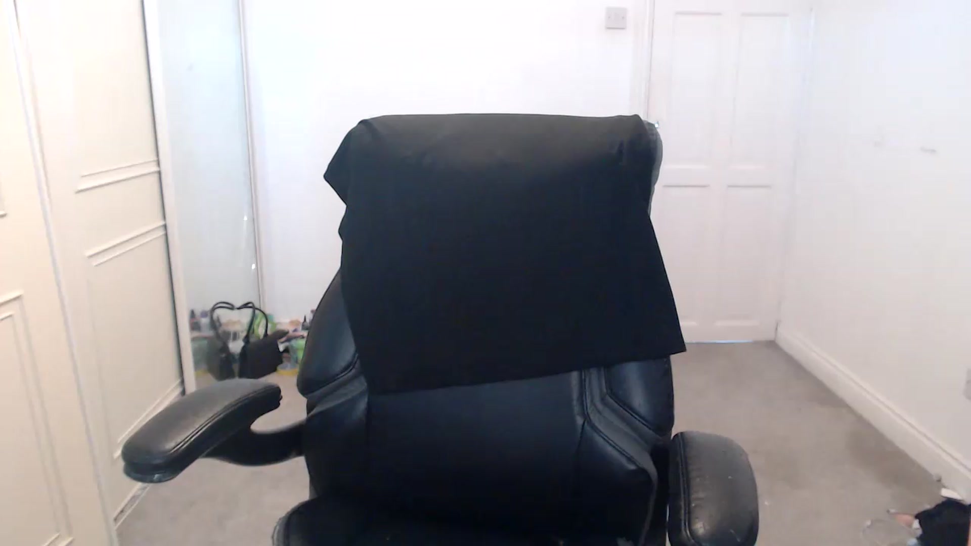Gallery image thumbnail from Crystal_MFC's myfreecams stream on, 08/12/2026, 14:17 image 7 of 20