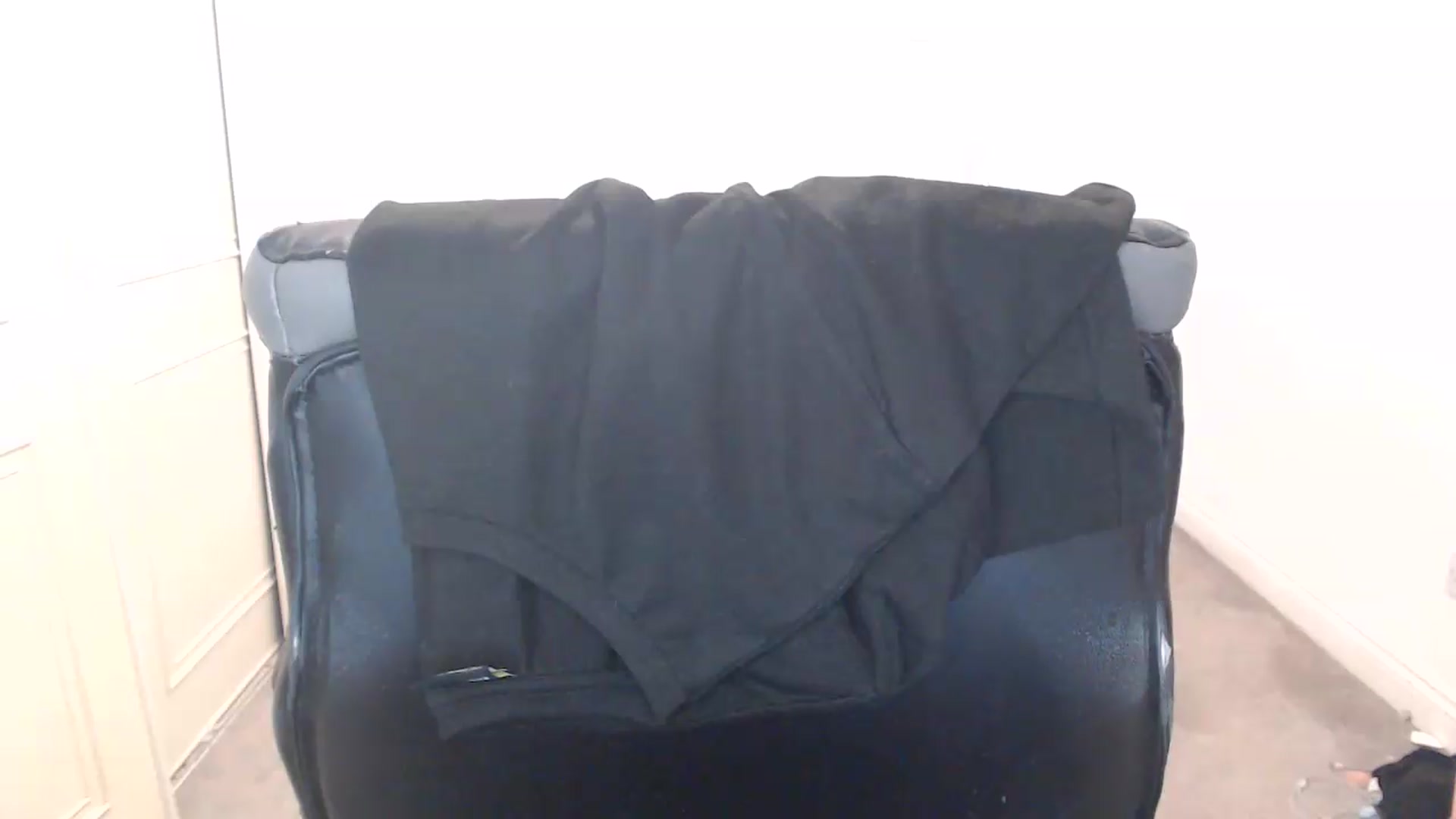 Gallery image thumbnail from Crystal_MFC's myfreecams stream on, 08/12/2026, 14:17 image 16 of 20