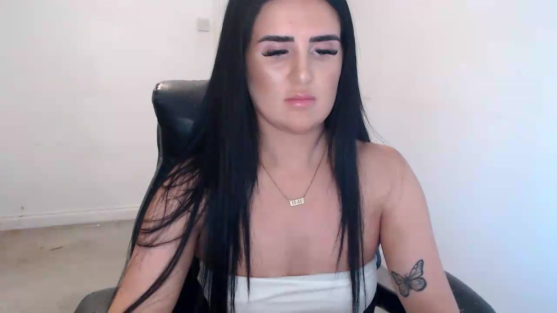 Gallery image thumbnail from Crystal_MFC's myfreecams stream on, 08/20/2026, 13:49 image 12 of 20