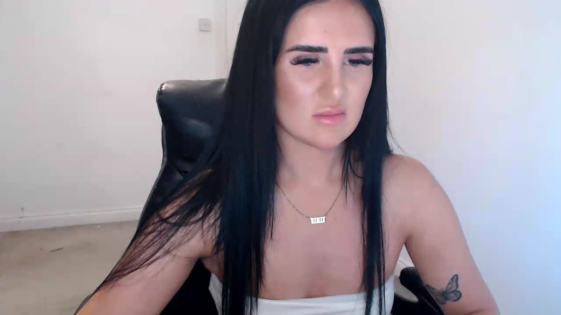 Gallery image thumbnail from Crystal_MFC's myfreecams stream on, 08/20/2026, 13:49 image 19 of 20