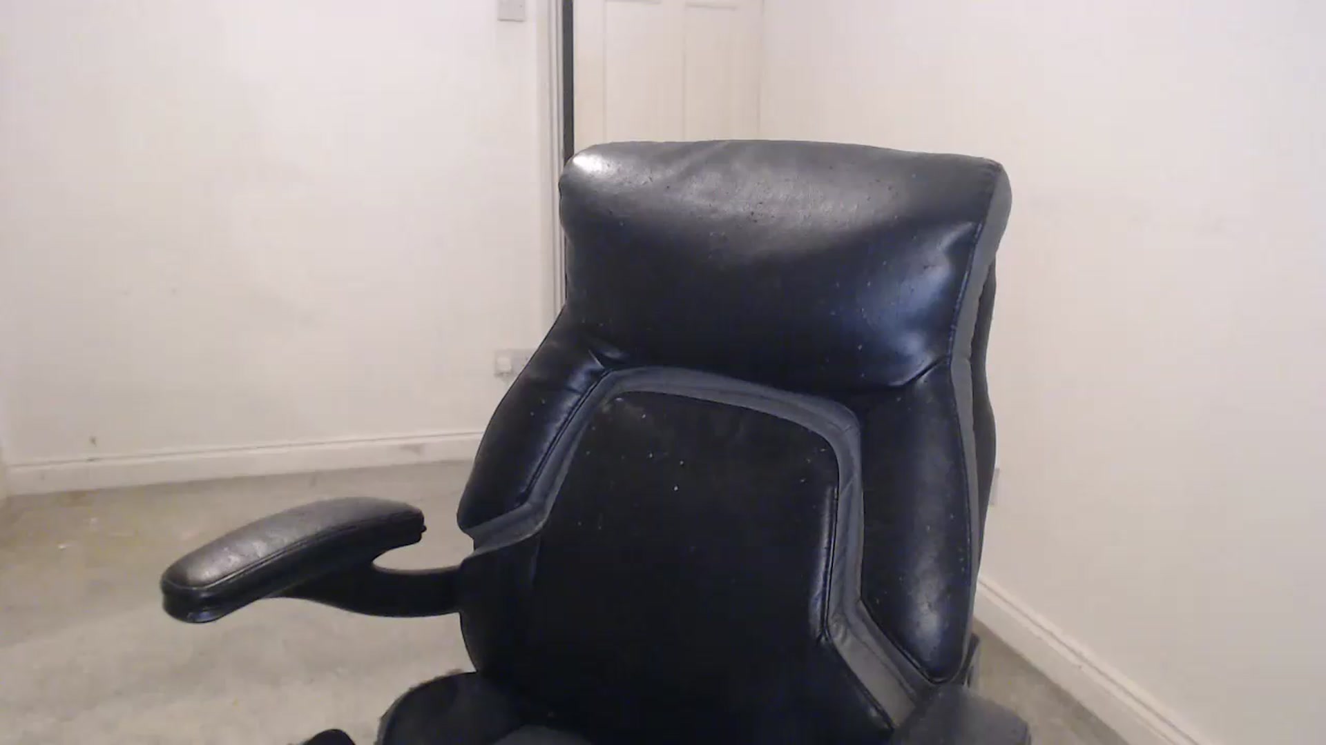 Gallery image thumbnail from Crystal_MFC's myfreecams stream on, 08/20/2026, 21:02 image 12 of 20