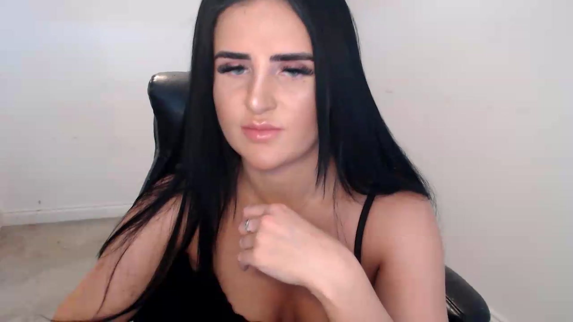 Gallery image thumbnail from Crystal_MFC's myfreecams stream on, 08/21/2026, 14:29 image 2 of 20