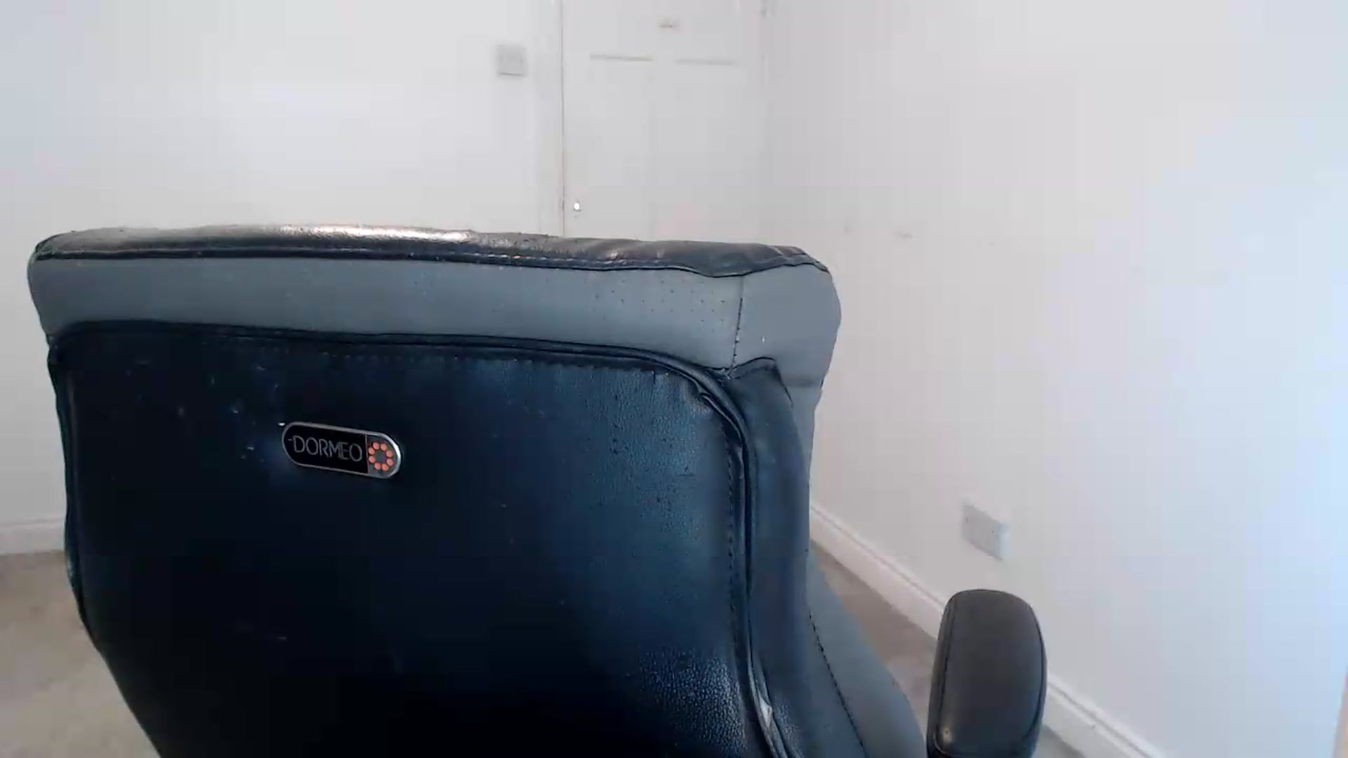 Gallery image thumbnail from Crystal_MFC's myfreecams stream on, 08/21/2026, 14:29 image 17 of 20