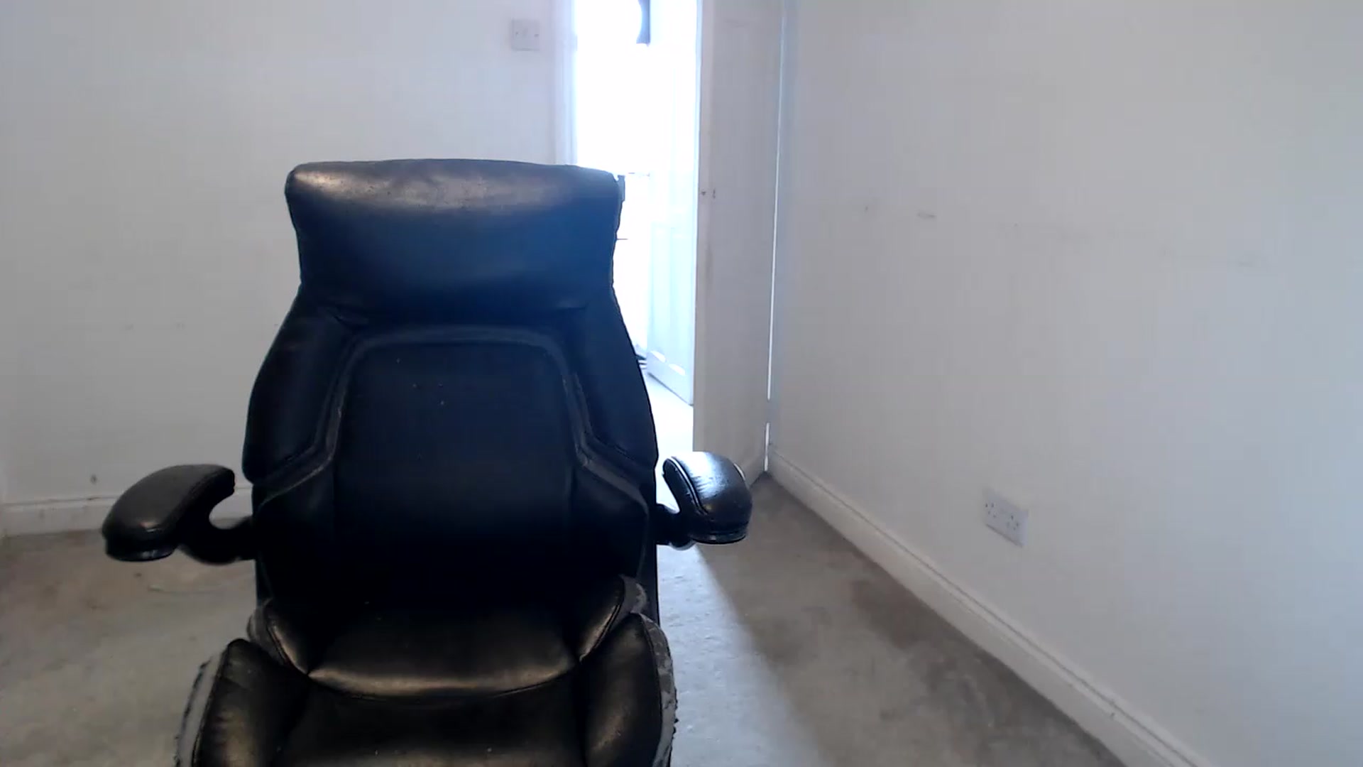 Gallery image thumbnail from Crystal_MFC's myfreecams stream on, 08/21/2026, 14:29 image 12 of 20