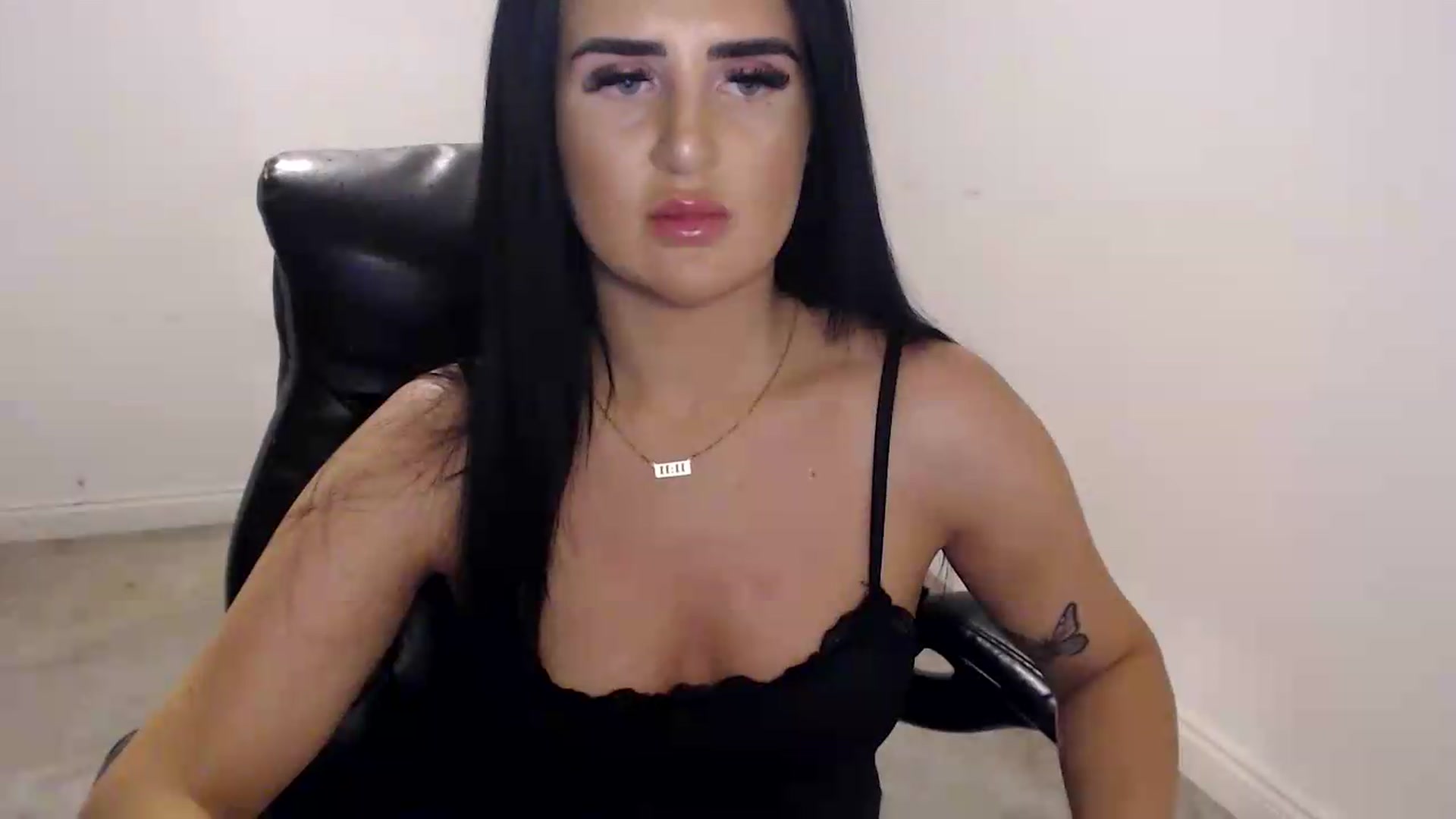 Gallery image thumbnail from Crystal_MFC's myfreecams stream on, 08/21/2026, 20:12 image 13 of 20