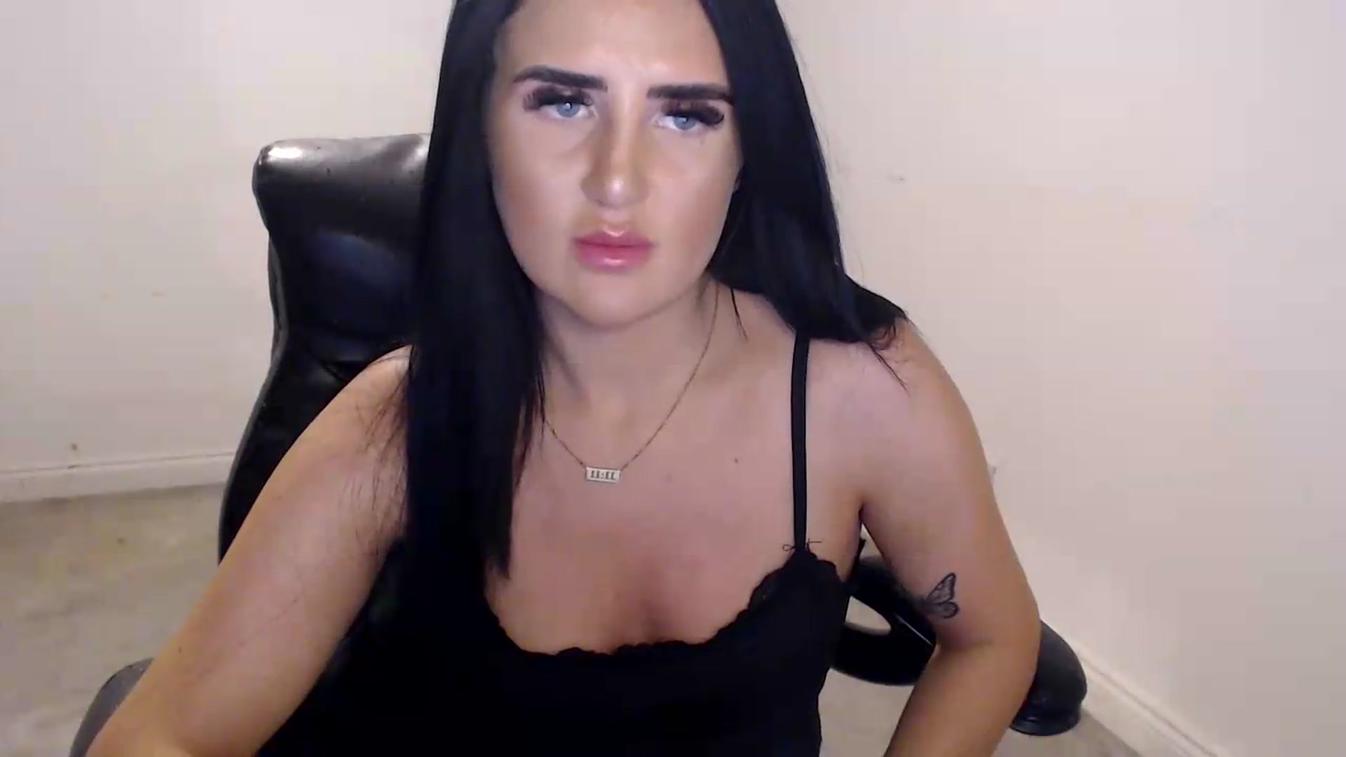 Gallery image thumbnail from Crystal_MFC's myfreecams stream on, 08/21/2026, 20:12 image 5 of 20