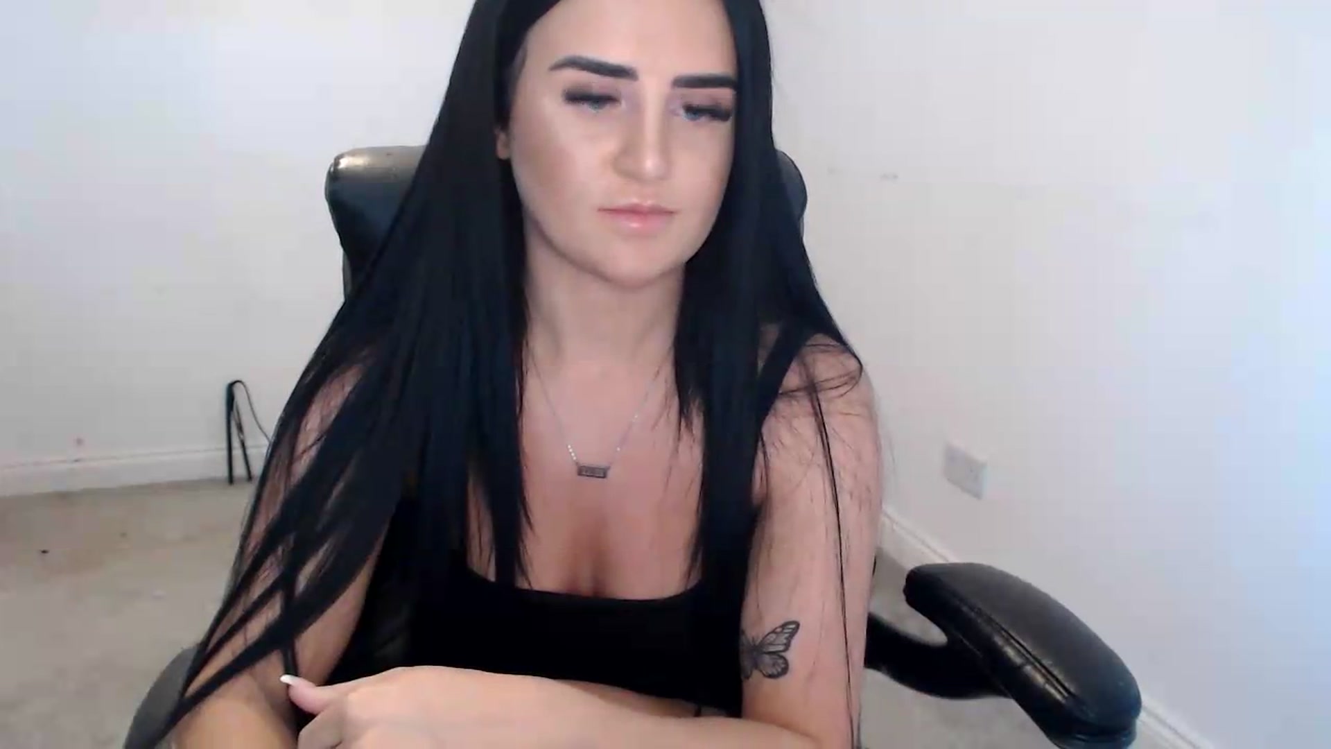 Gallery image thumbnail from Crystal_MFC's myfreecams stream on, 08/23/2026, 14:08 image 19 of 20