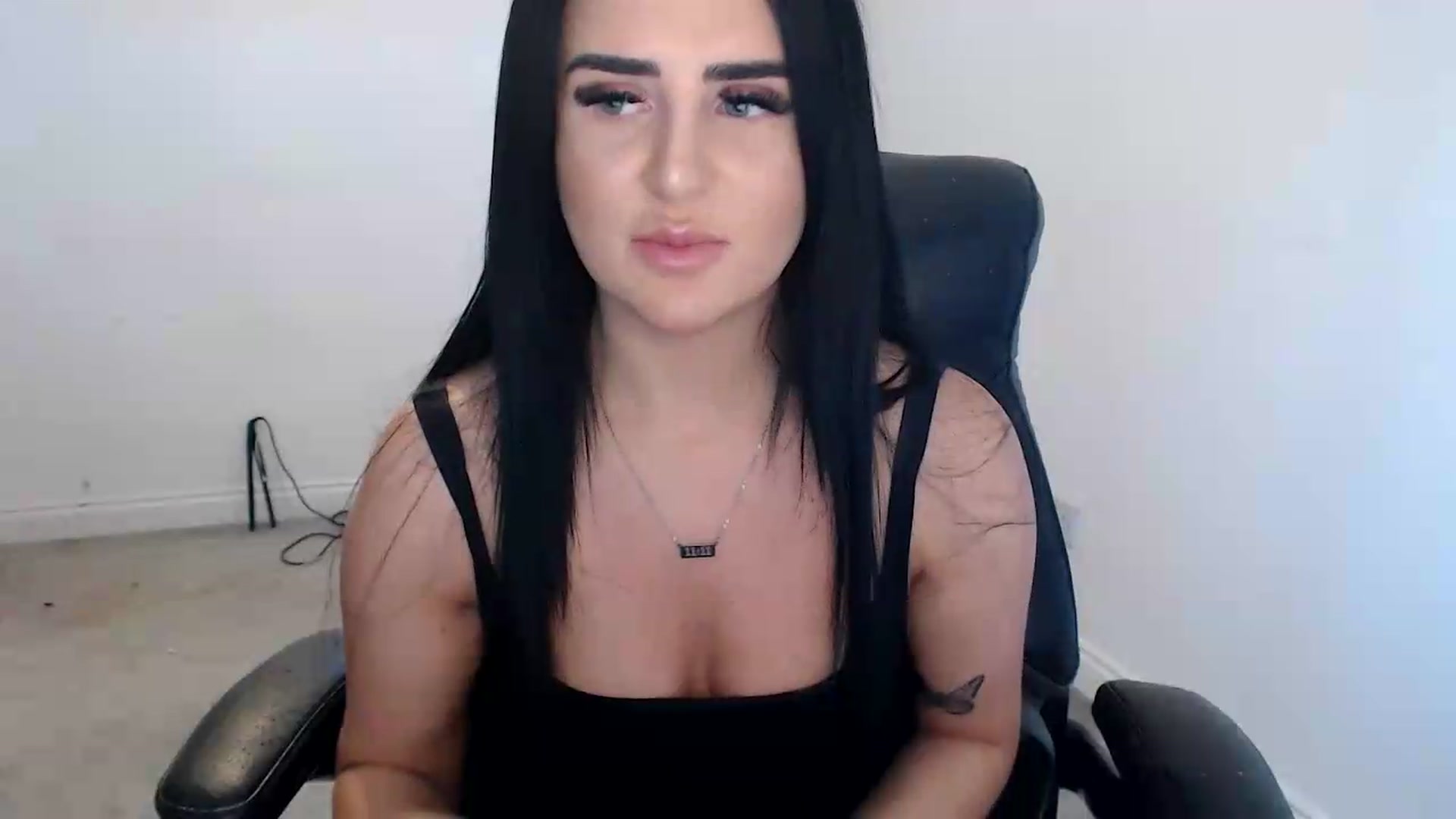 Gallery image thumbnail from Crystal_MFC's myfreecams stream on, 08/23/2026, 14:08 image 9 of 20